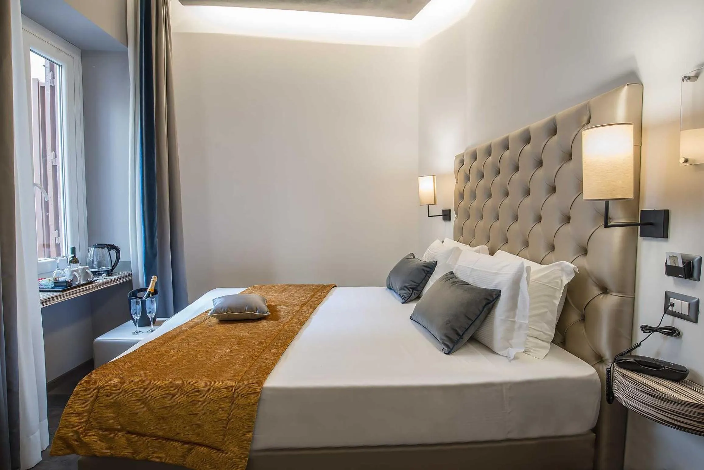 Photo of the whole room, Bed in Colonna Suite Del Corso