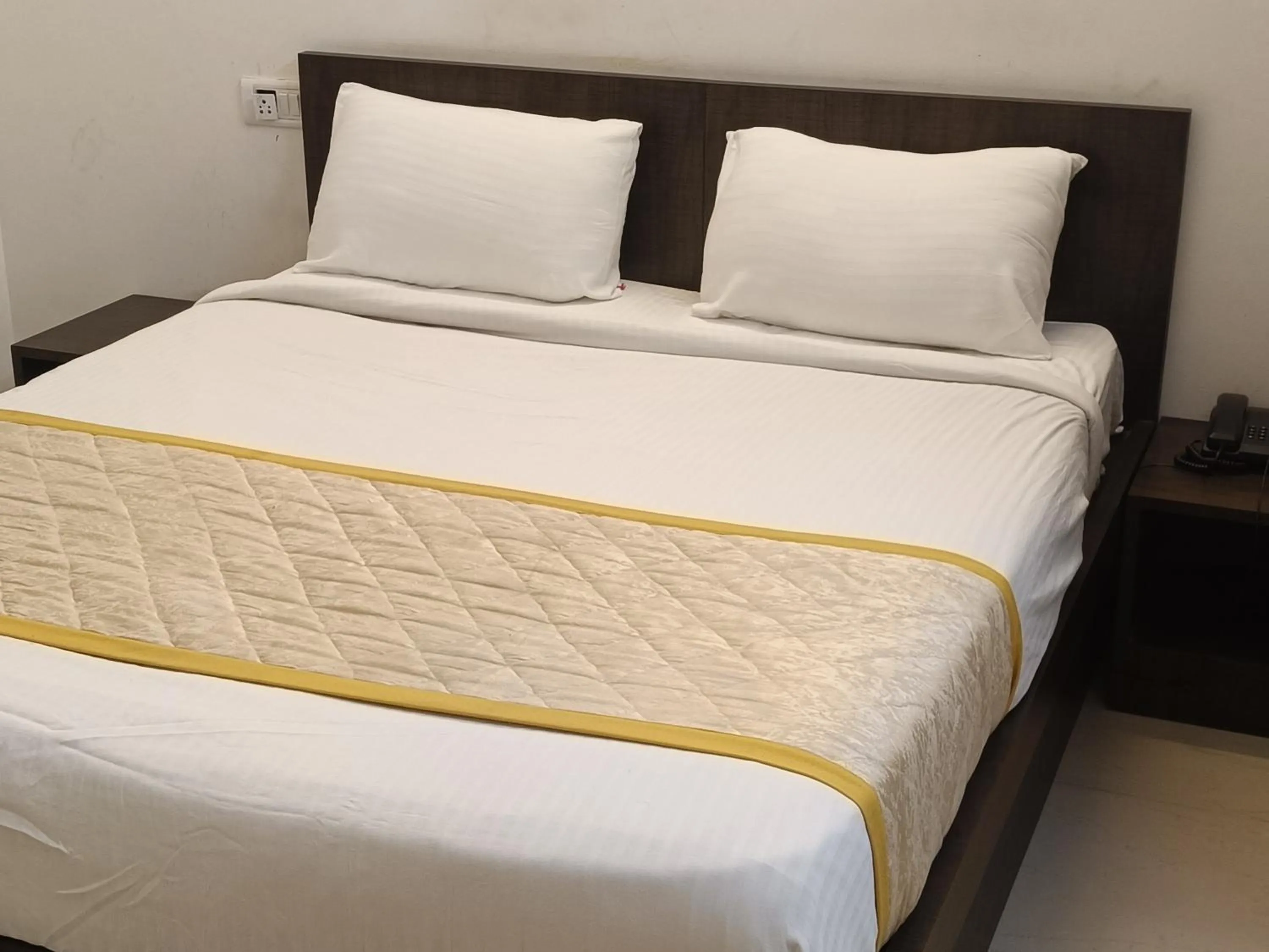 Bed in I Cloud Elite Suites