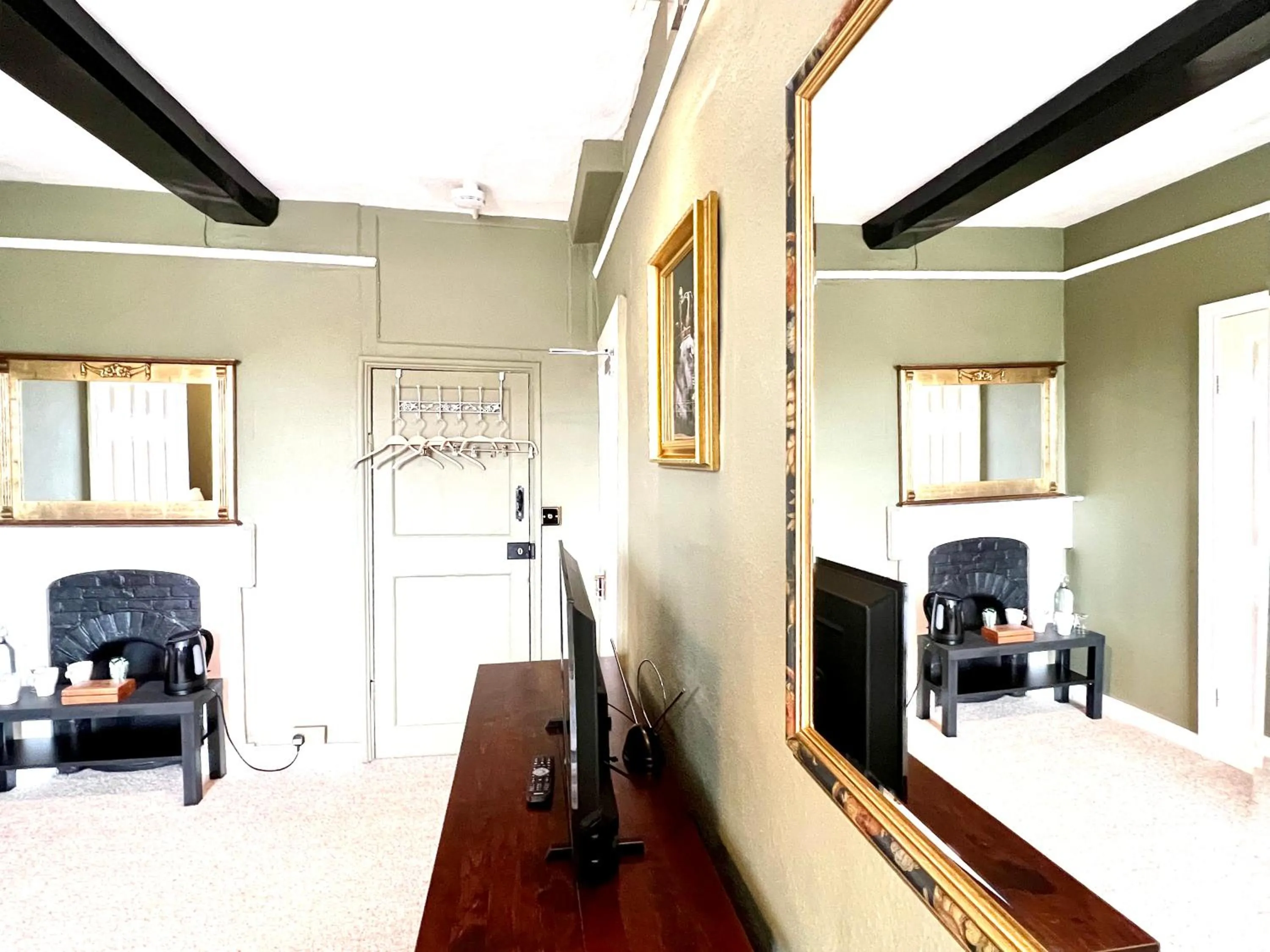 Bedroom in Colthrop Manor B&B