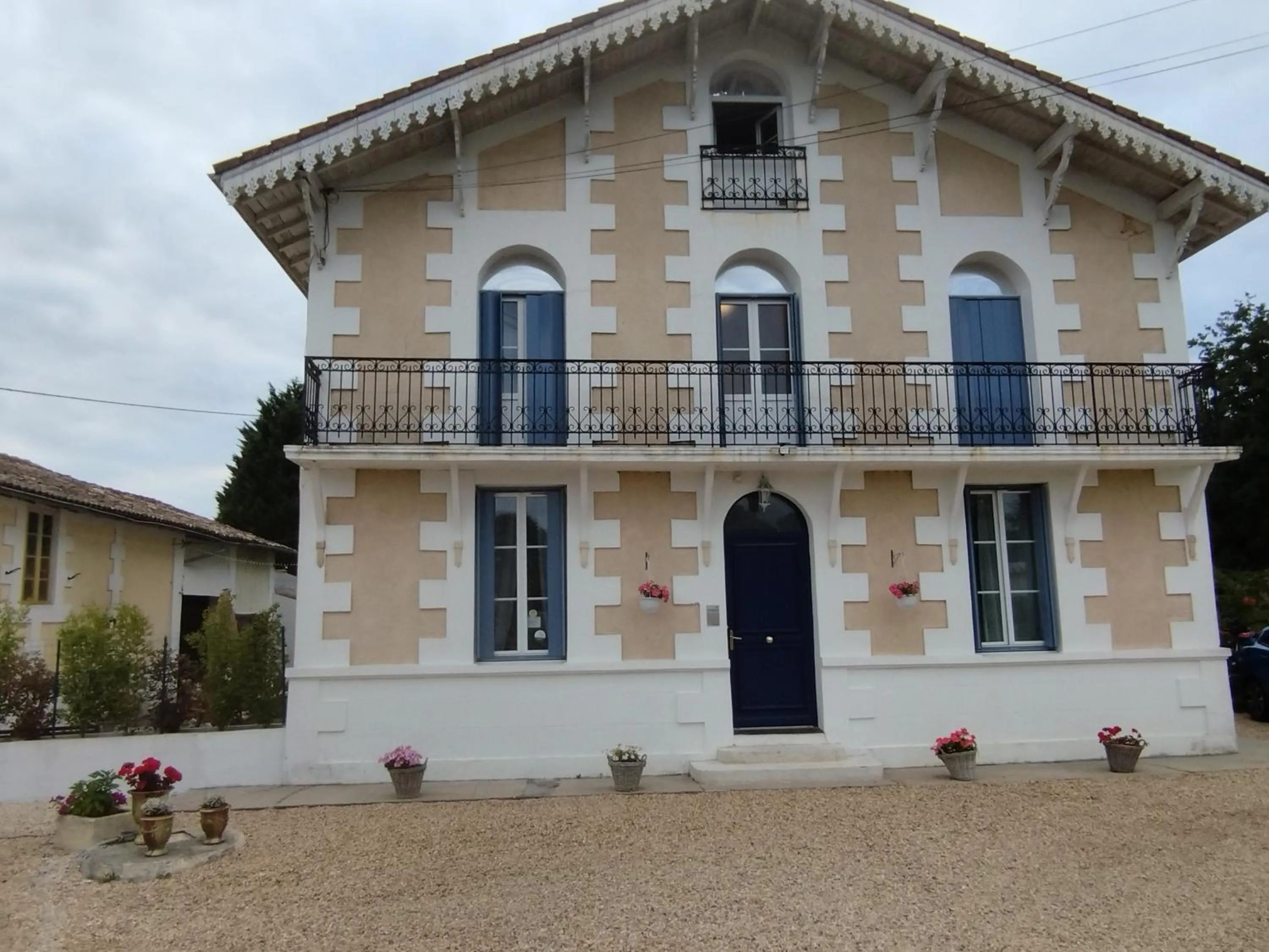 Property building in Montplaisir