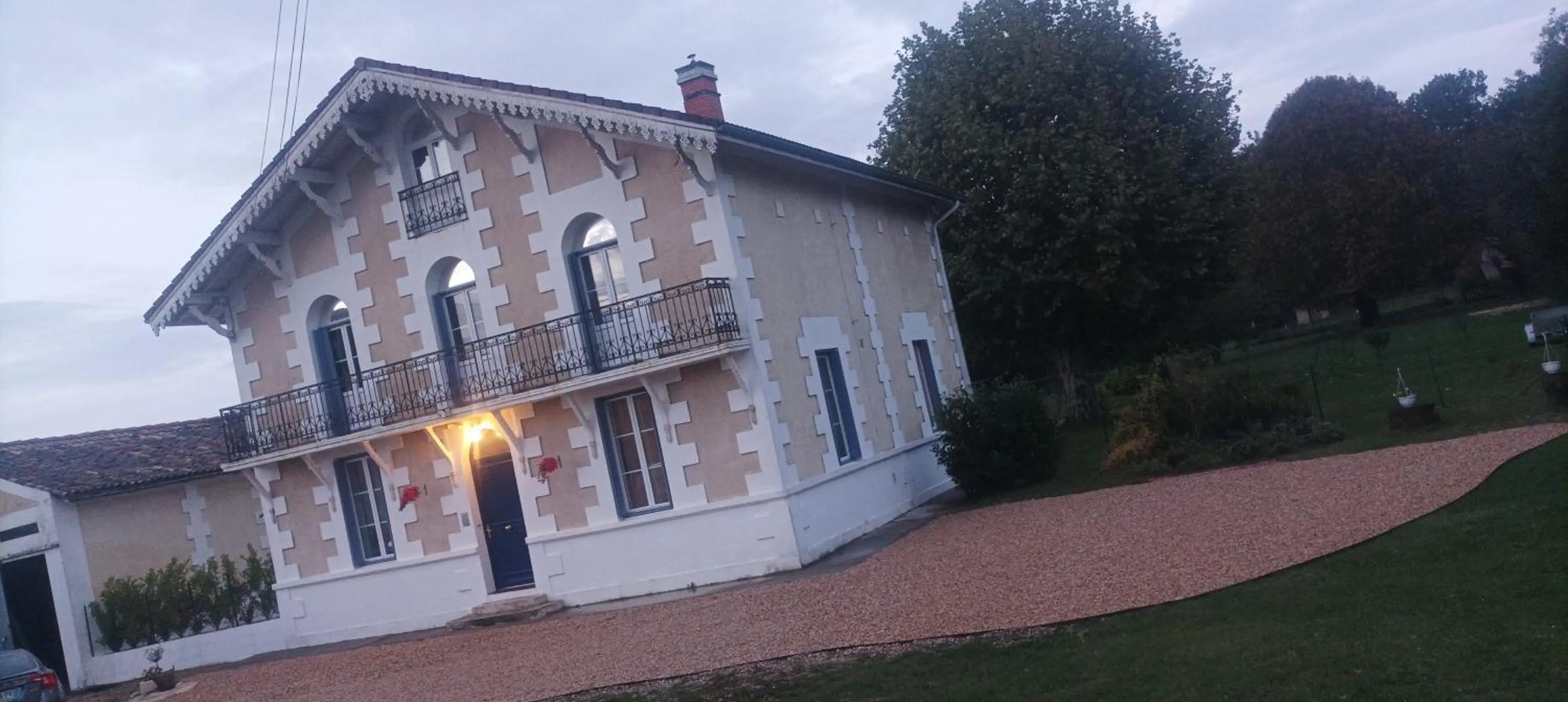 Property building in Montplaisir