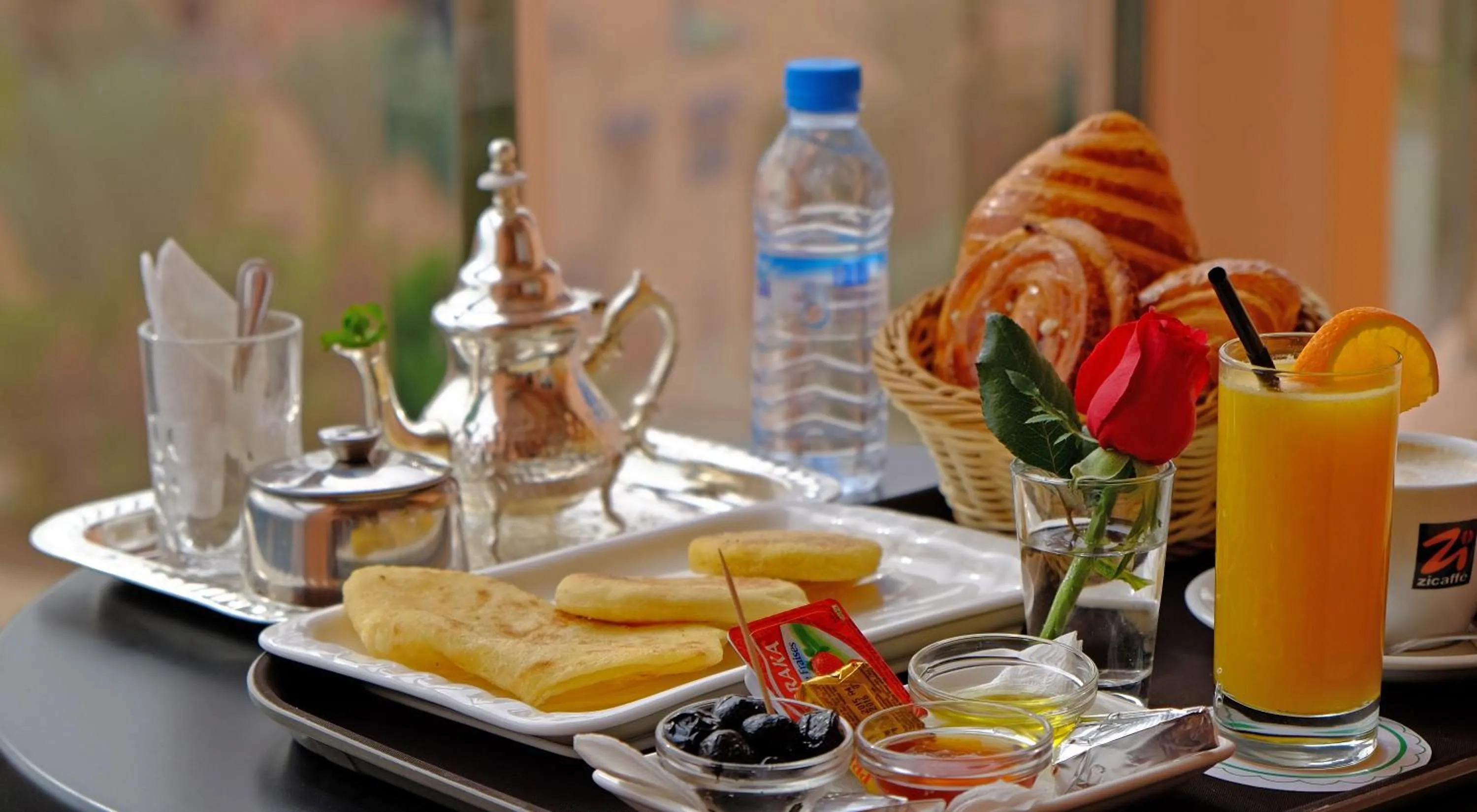 Food and drinks in Appart Hôtel Mouna