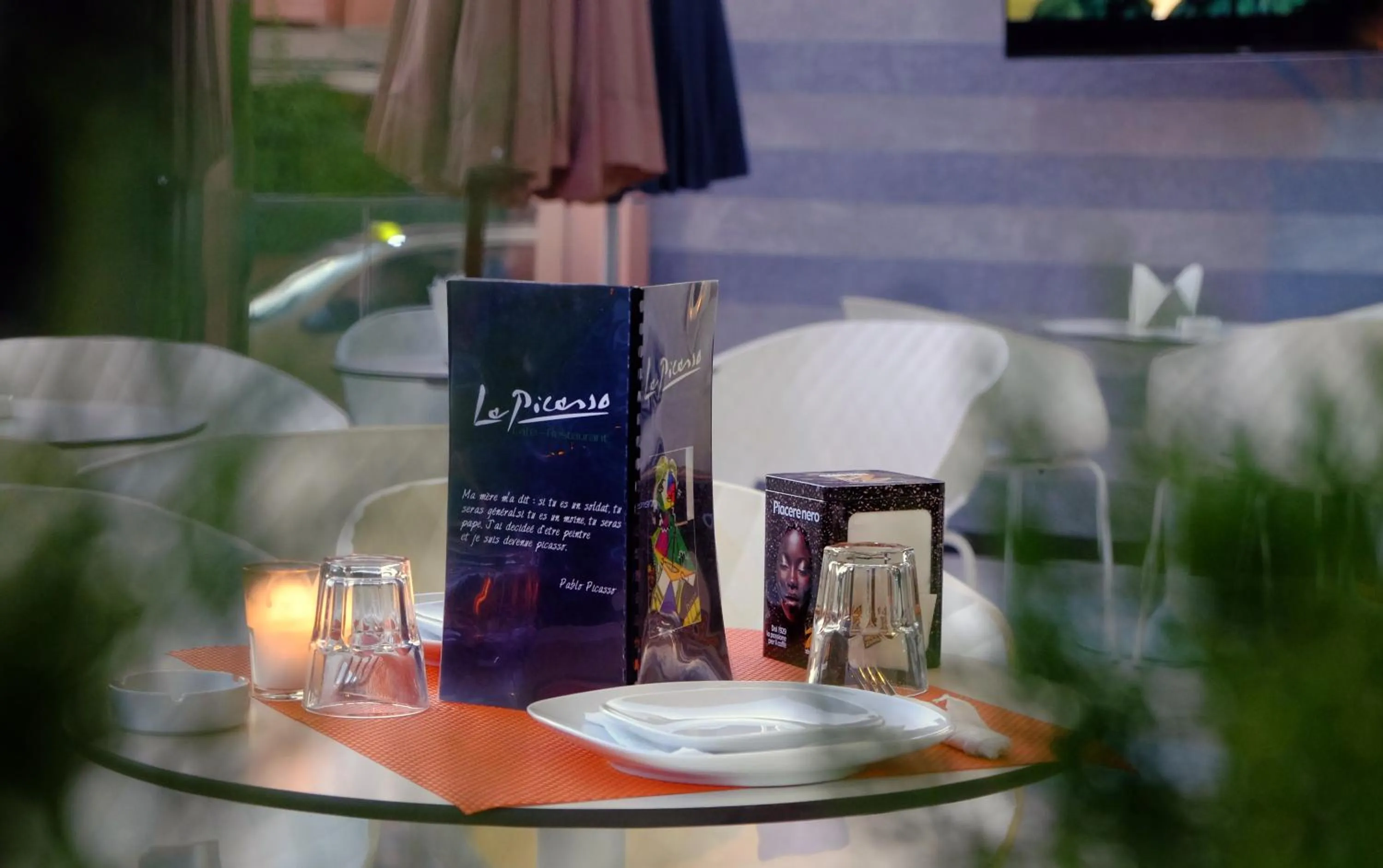 Restaurant/places to eat in Appart Hôtel Mouna