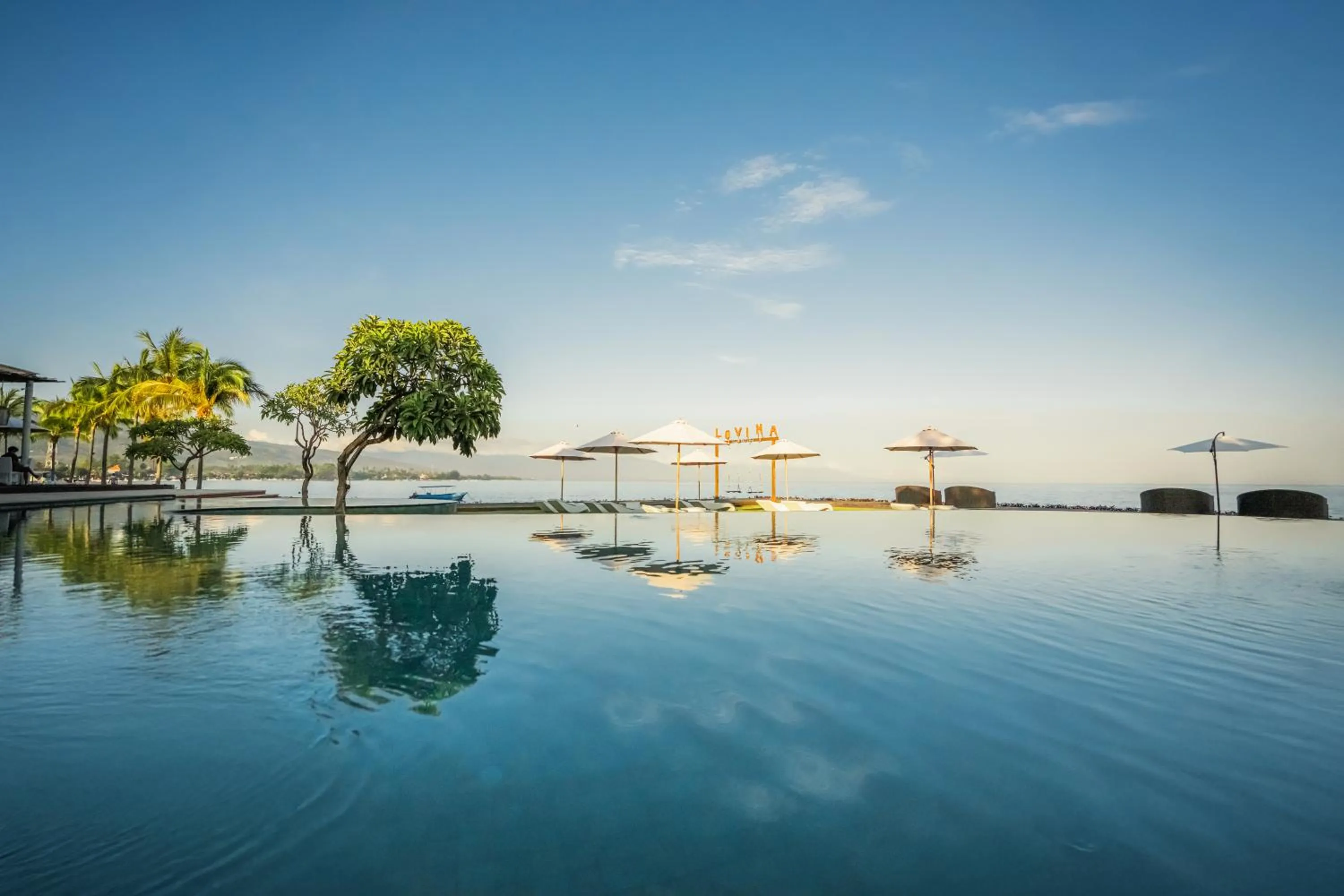 Swimming pool in Lovina Beach Club & Resort
