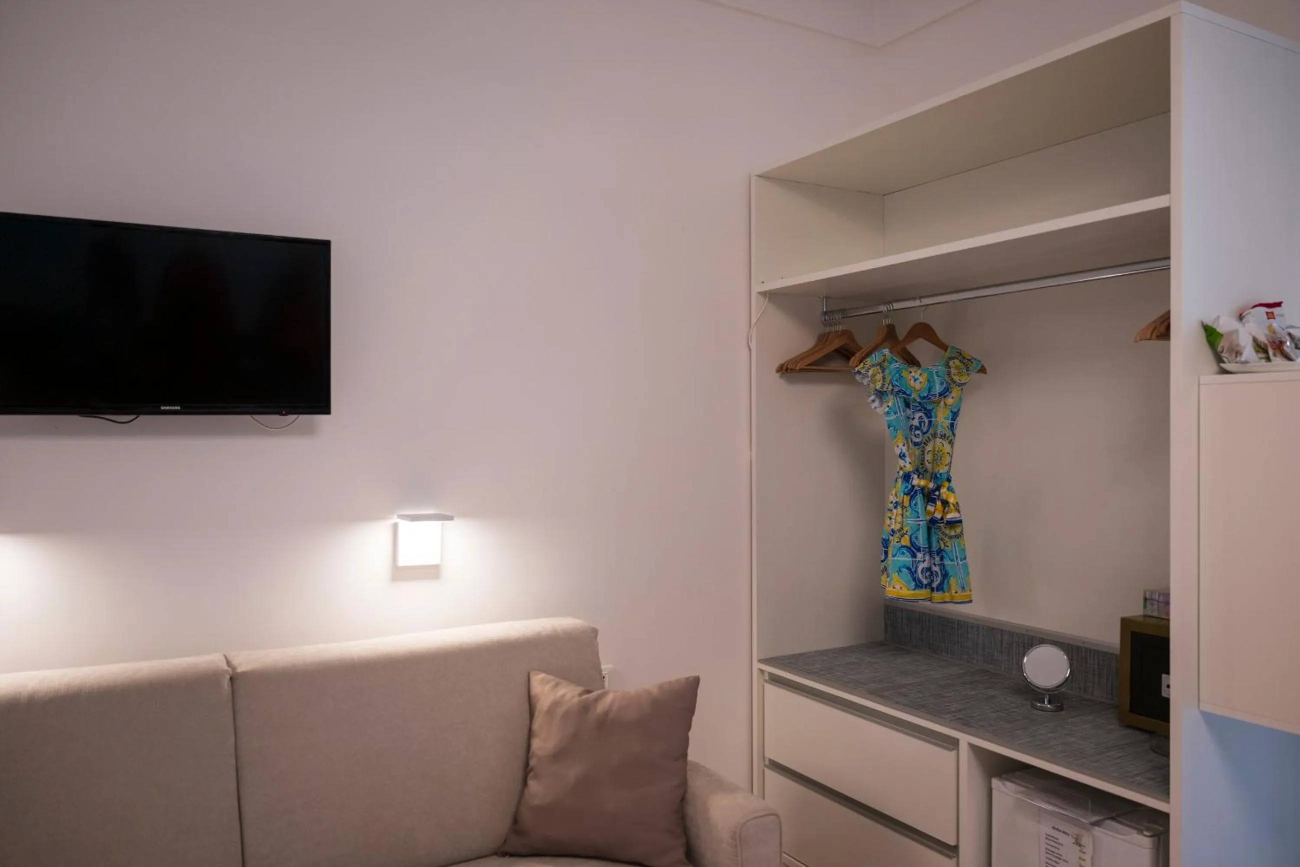 wardrobe in Hotel Antica Repubblica in Amalfi center at 100mt from the sea