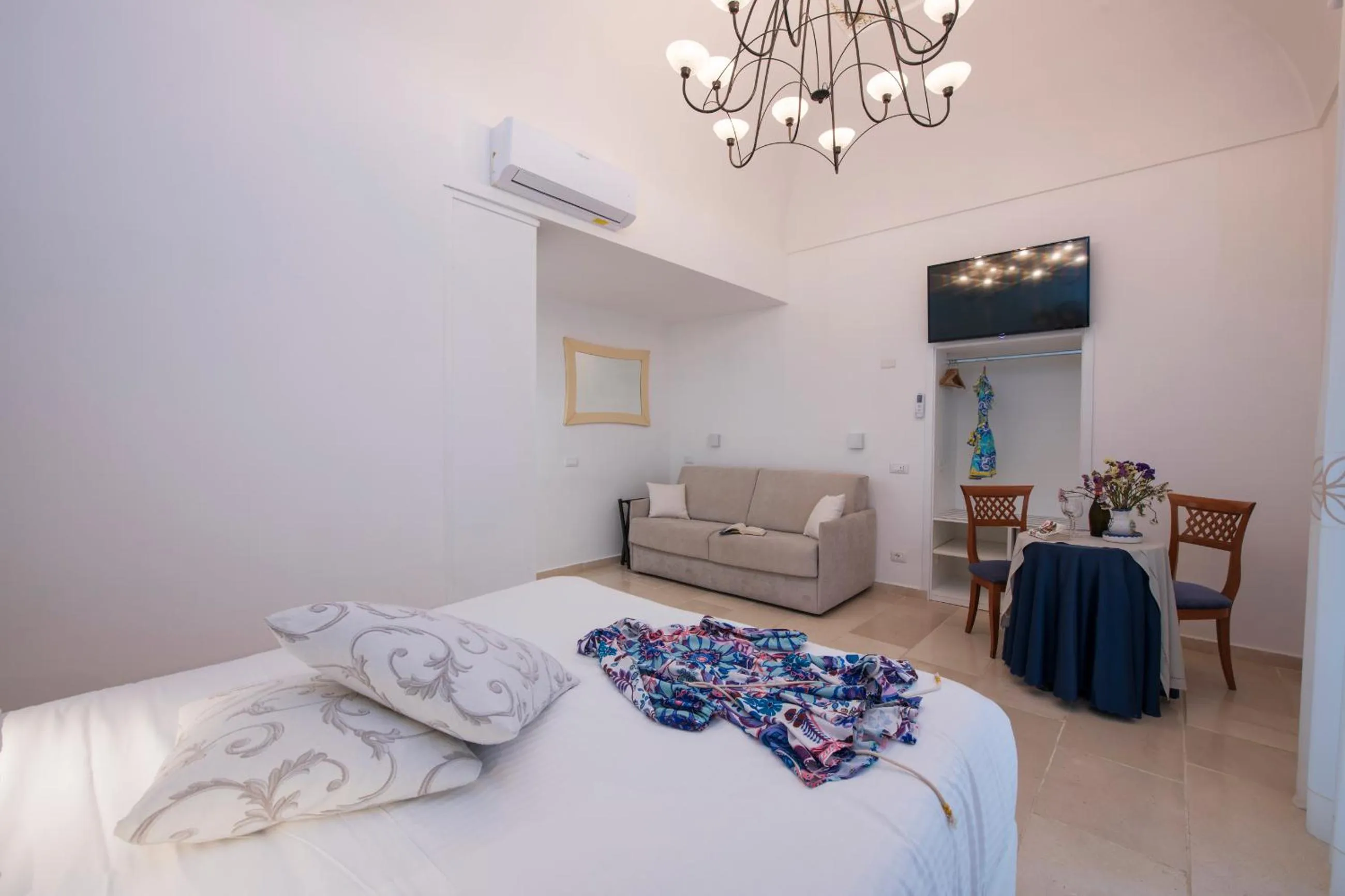 Decorative detail, Bed in Hotel Antica Repubblica in Amalfi center at 100mt from the sea