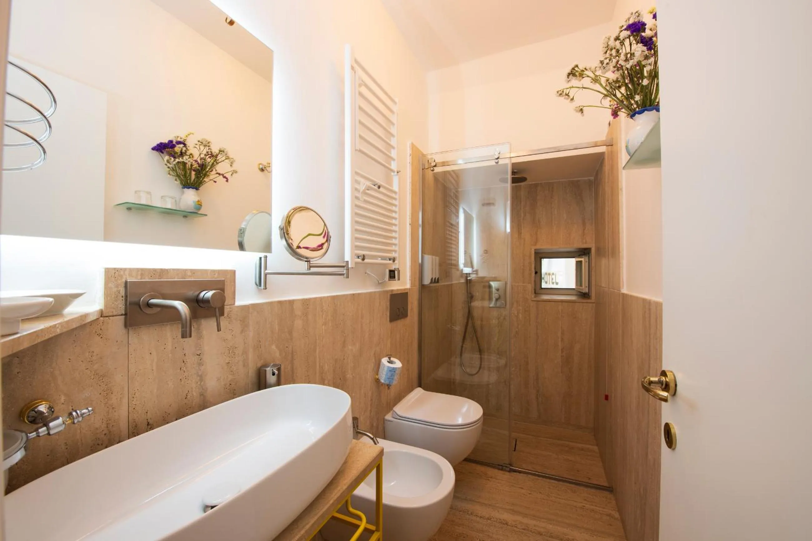 Bathroom in Hotel Antica Repubblica in Amalfi center at 100mt from the sea