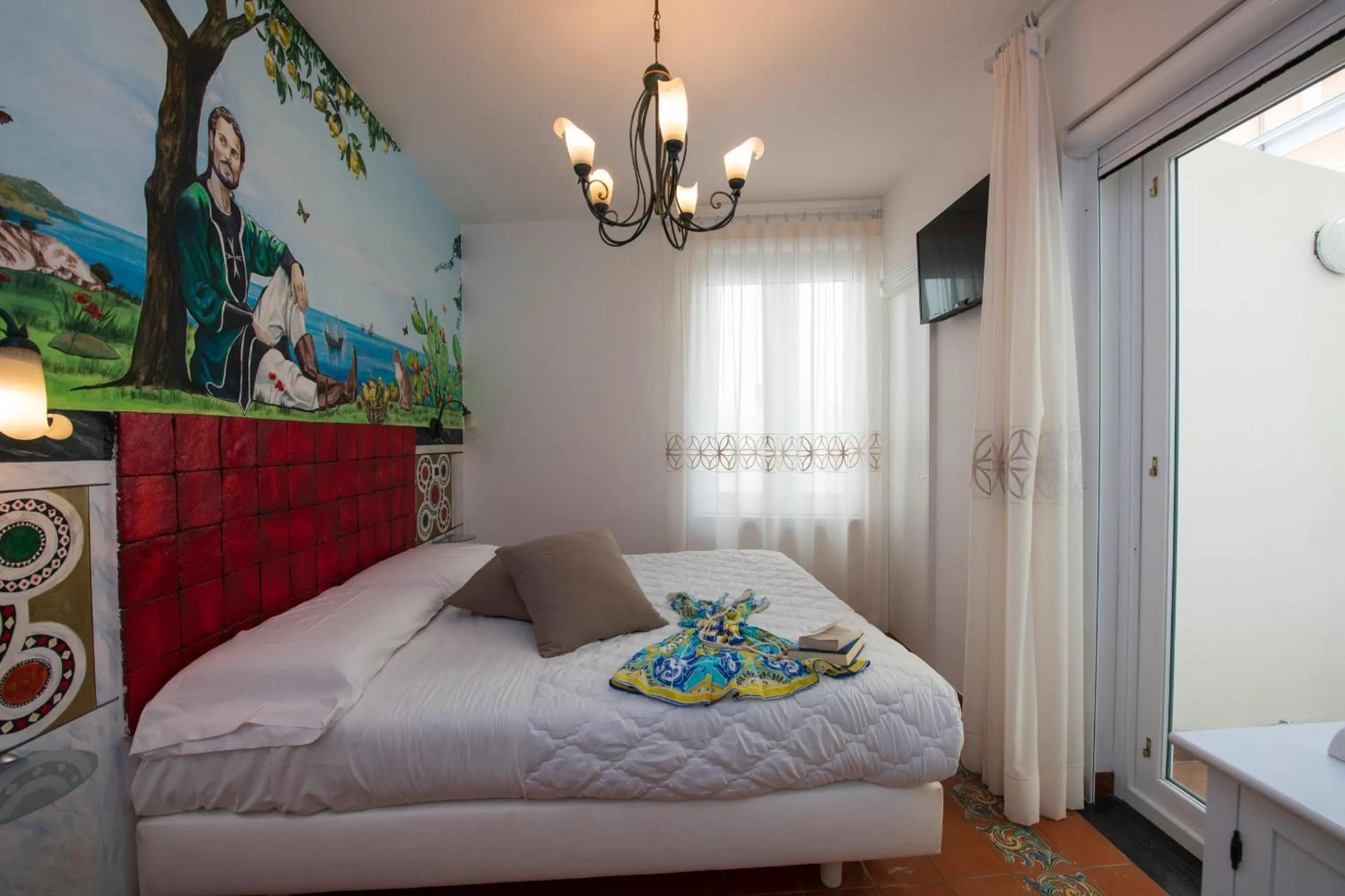 Bed in Hotel Antica Repubblica in Amalfi center at 100mt from the sea