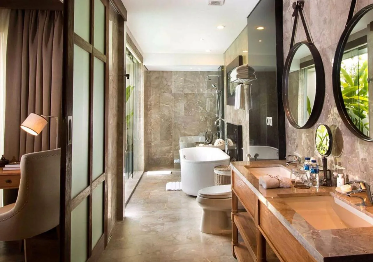 Shower in Goya Boutique Resort