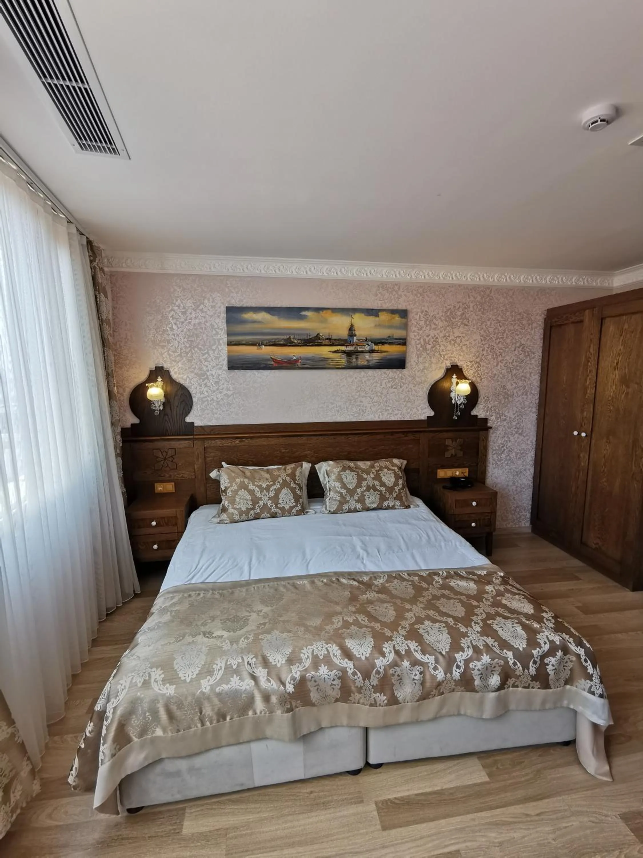 Bedroom, Bed in Perapolis Hotel