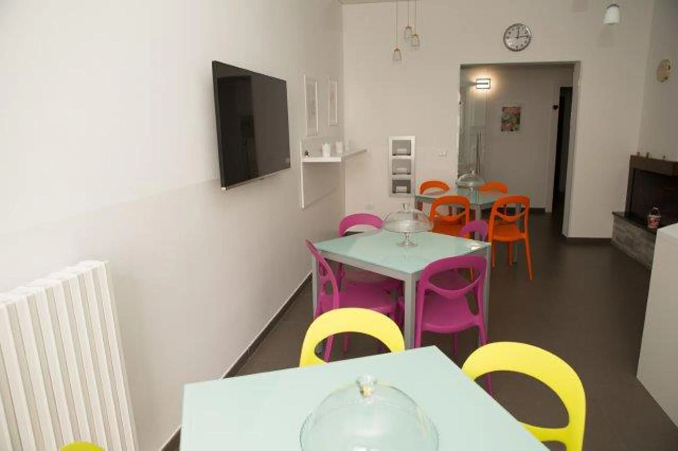 Communal lounge/ TV room in Nidi di Feo