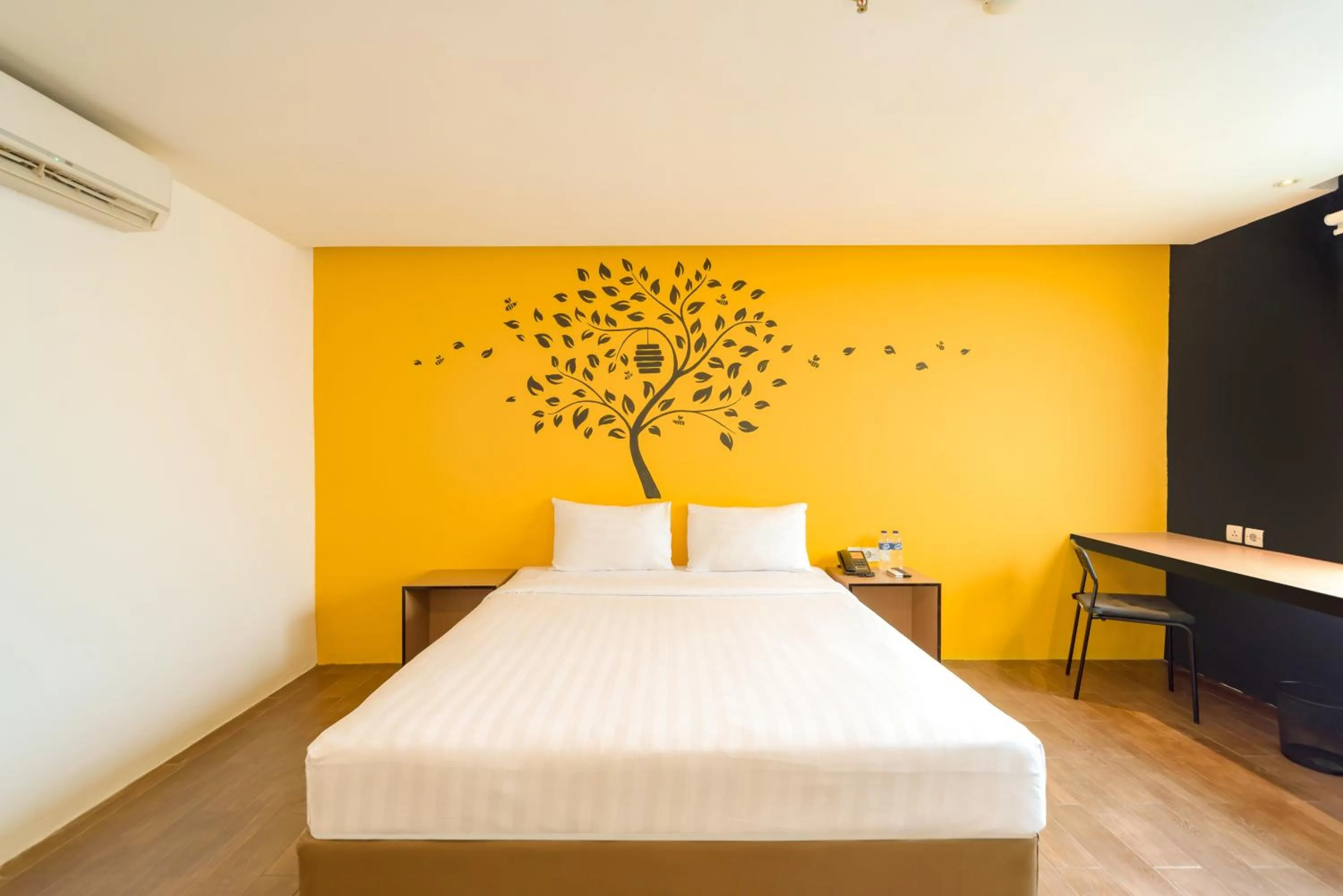 Bed in Yellow Bee Tangerang