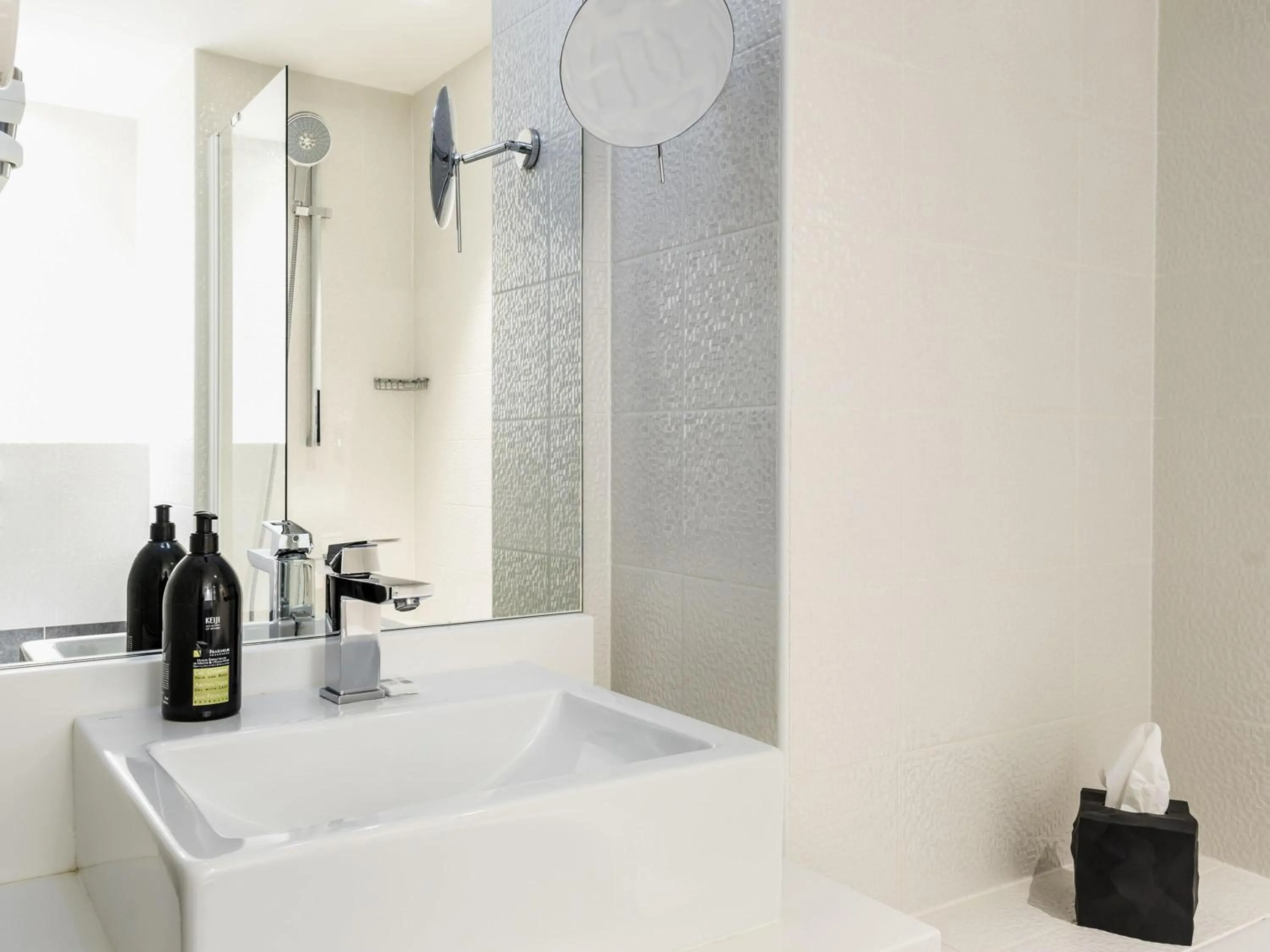 Bedroom in Adagio Paris 19ème Cité de la Musique