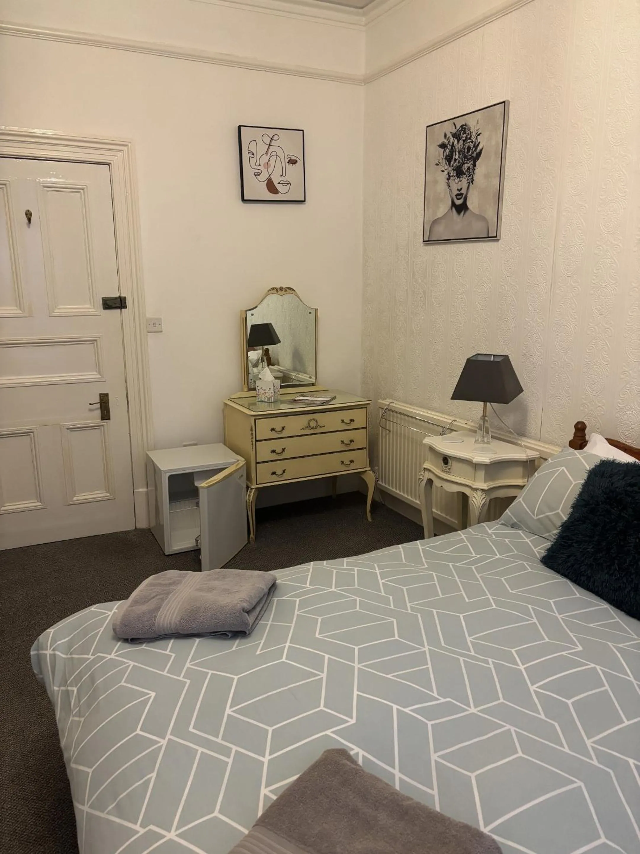 Bedroom, Bed in Esklet Guest House