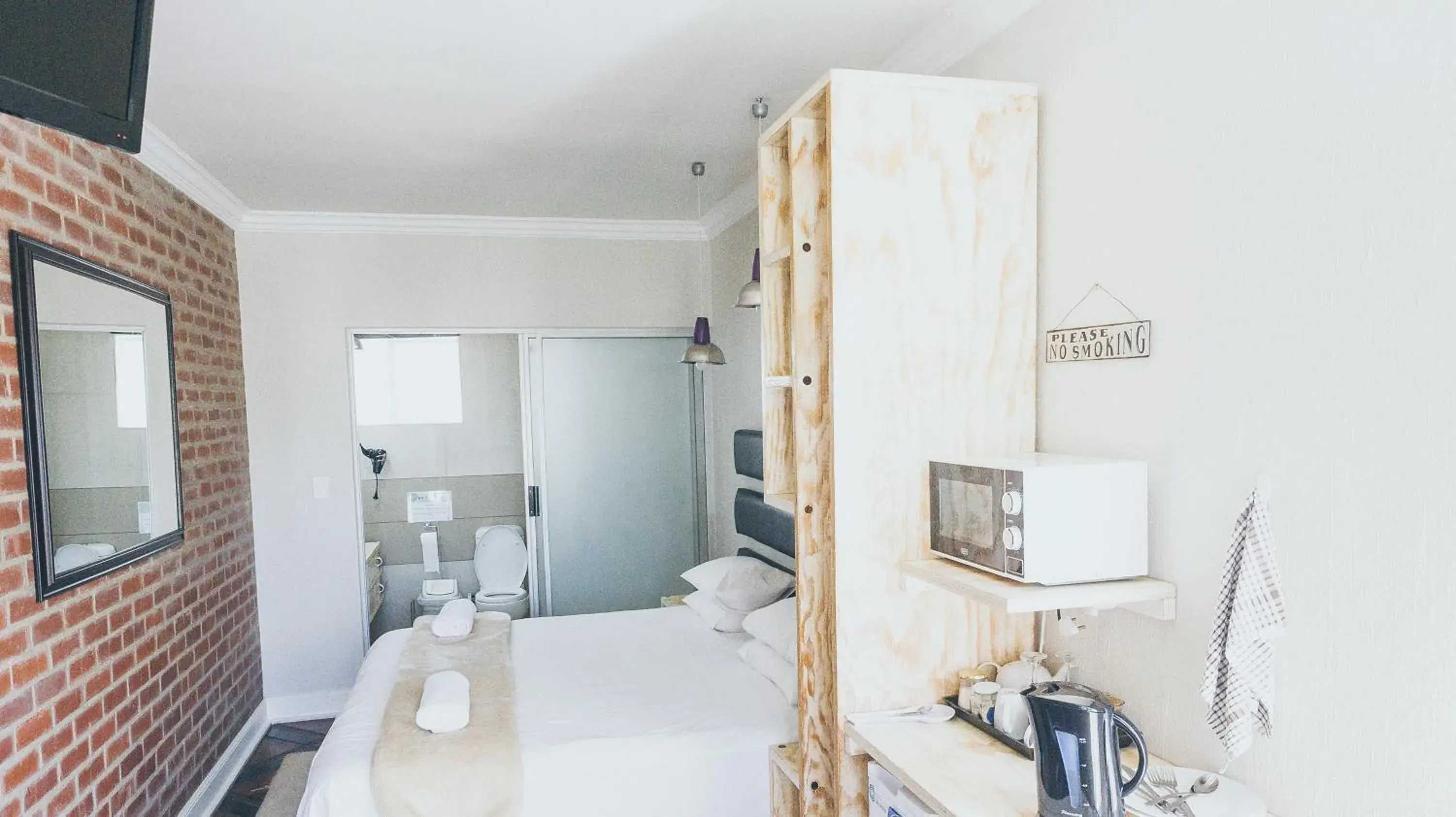 Standard Double Room in B and B Sandton Standard Double Room in B and B Sandton