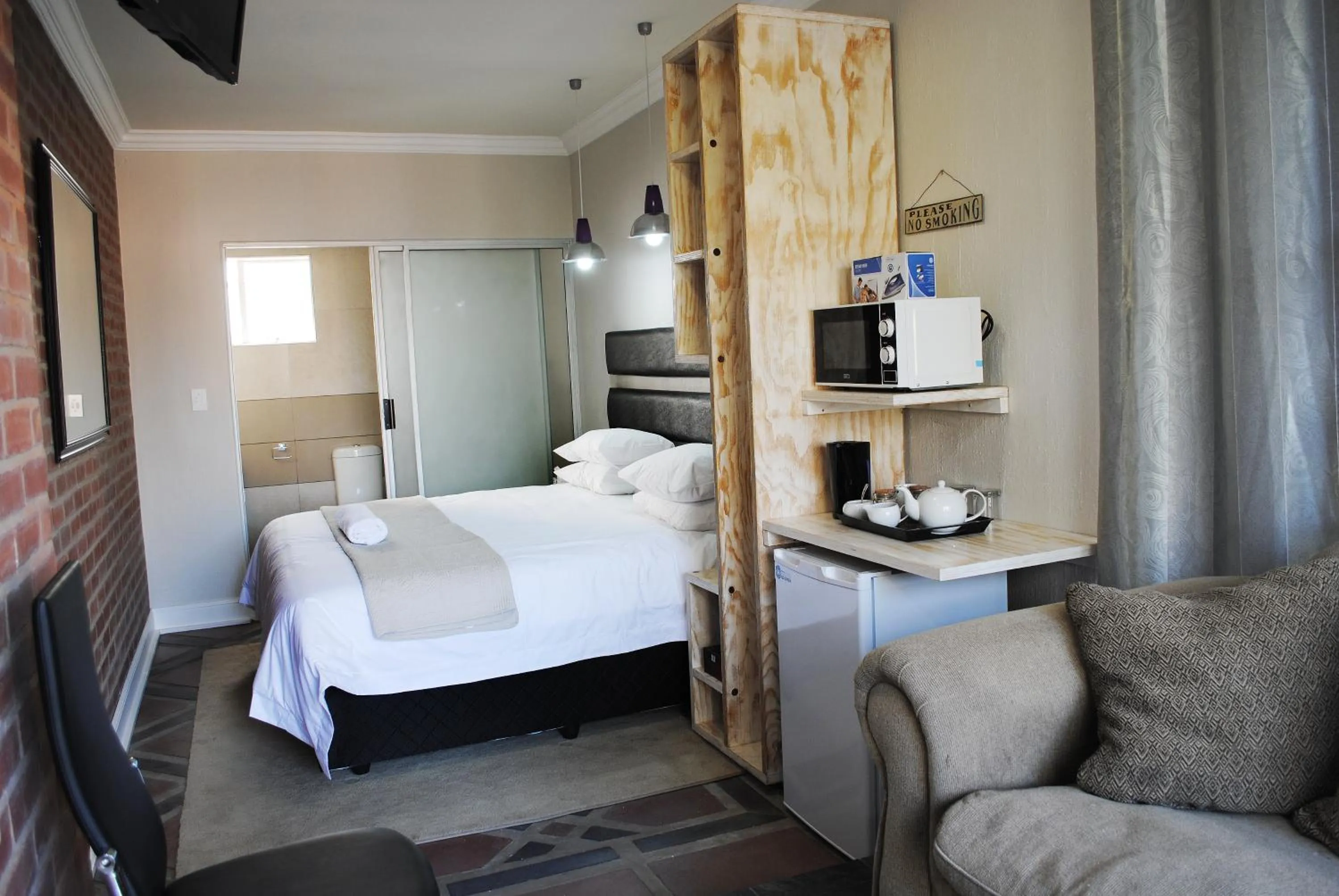 Photo of the whole room, Bed in B and B Sandton