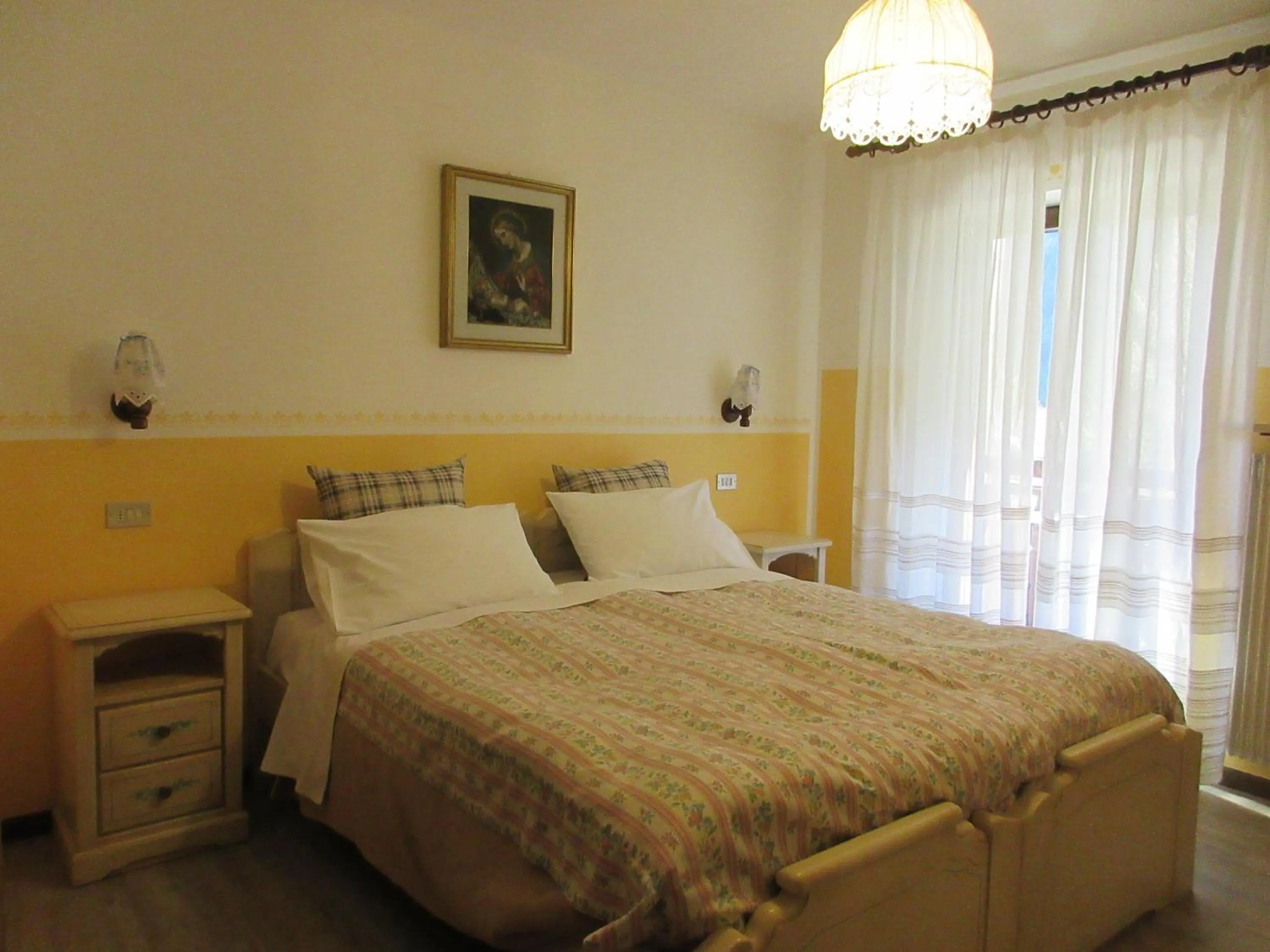Photo of the whole room, Bed in Garnì Defrancesco
