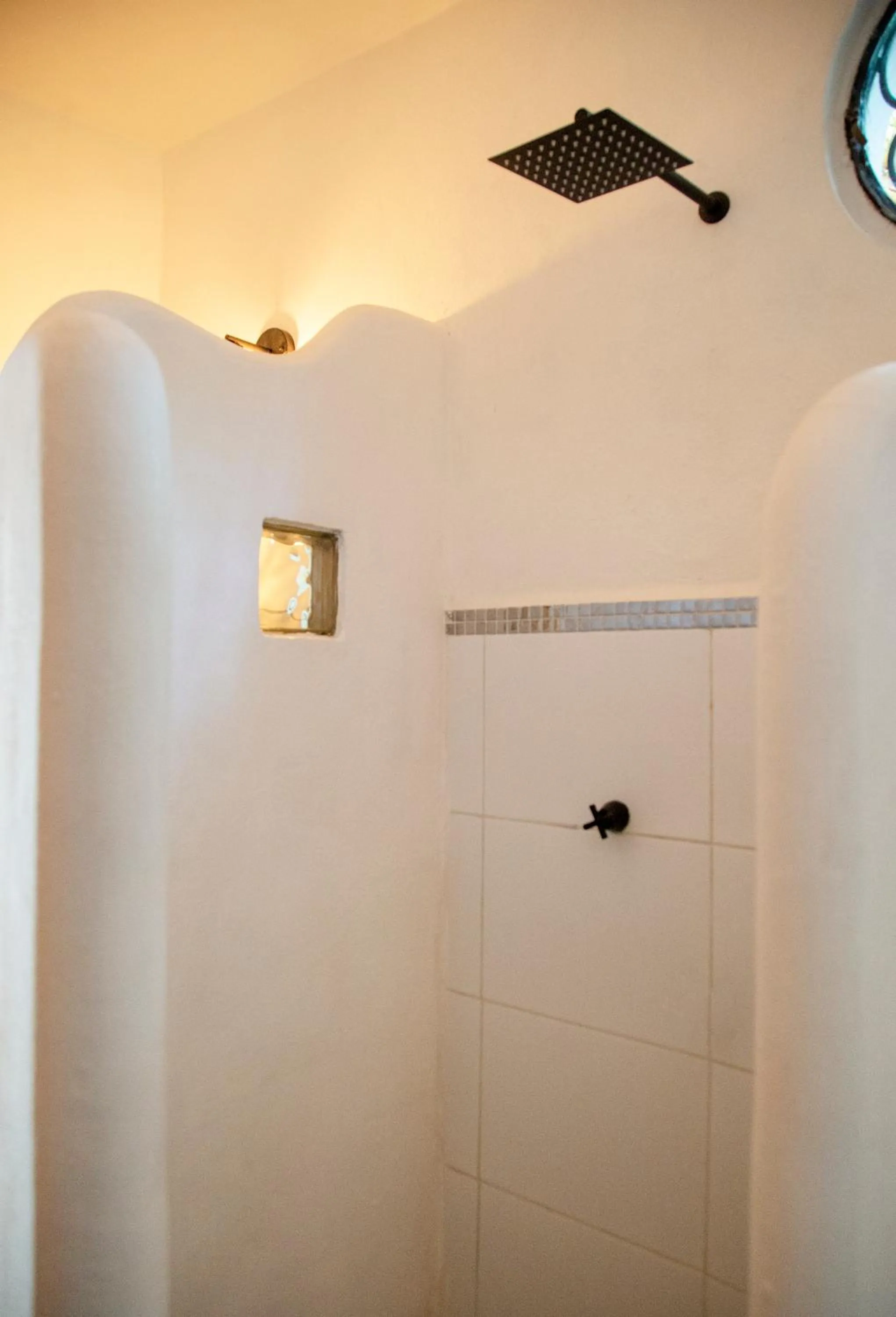 Shower in Sonido del mar Hotel Boutique & Yoga Loft