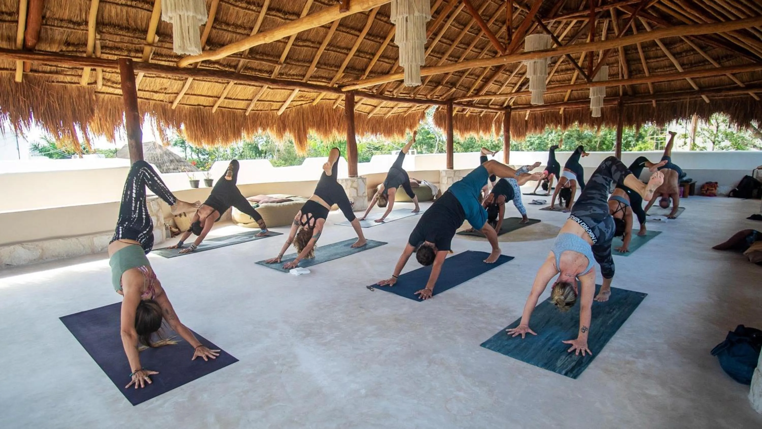 People in Sonido del mar Hotel Boutique & Yoga Loft