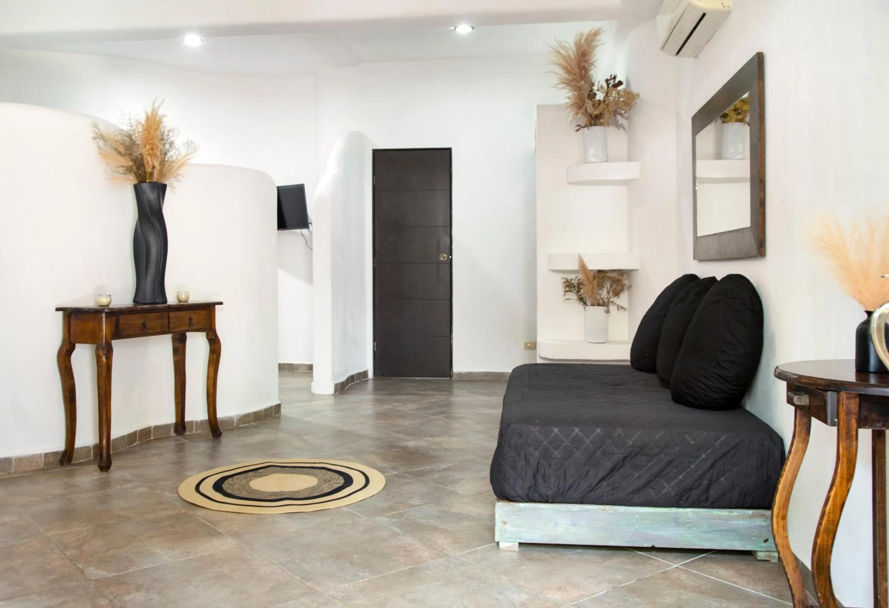 Photo of the whole room in Sonido del mar Hotel Boutique & Yoga Loft