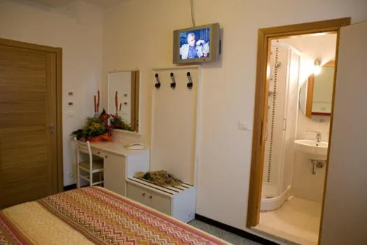 Photo of the whole room, Bed in Hotel Villa Ginevra