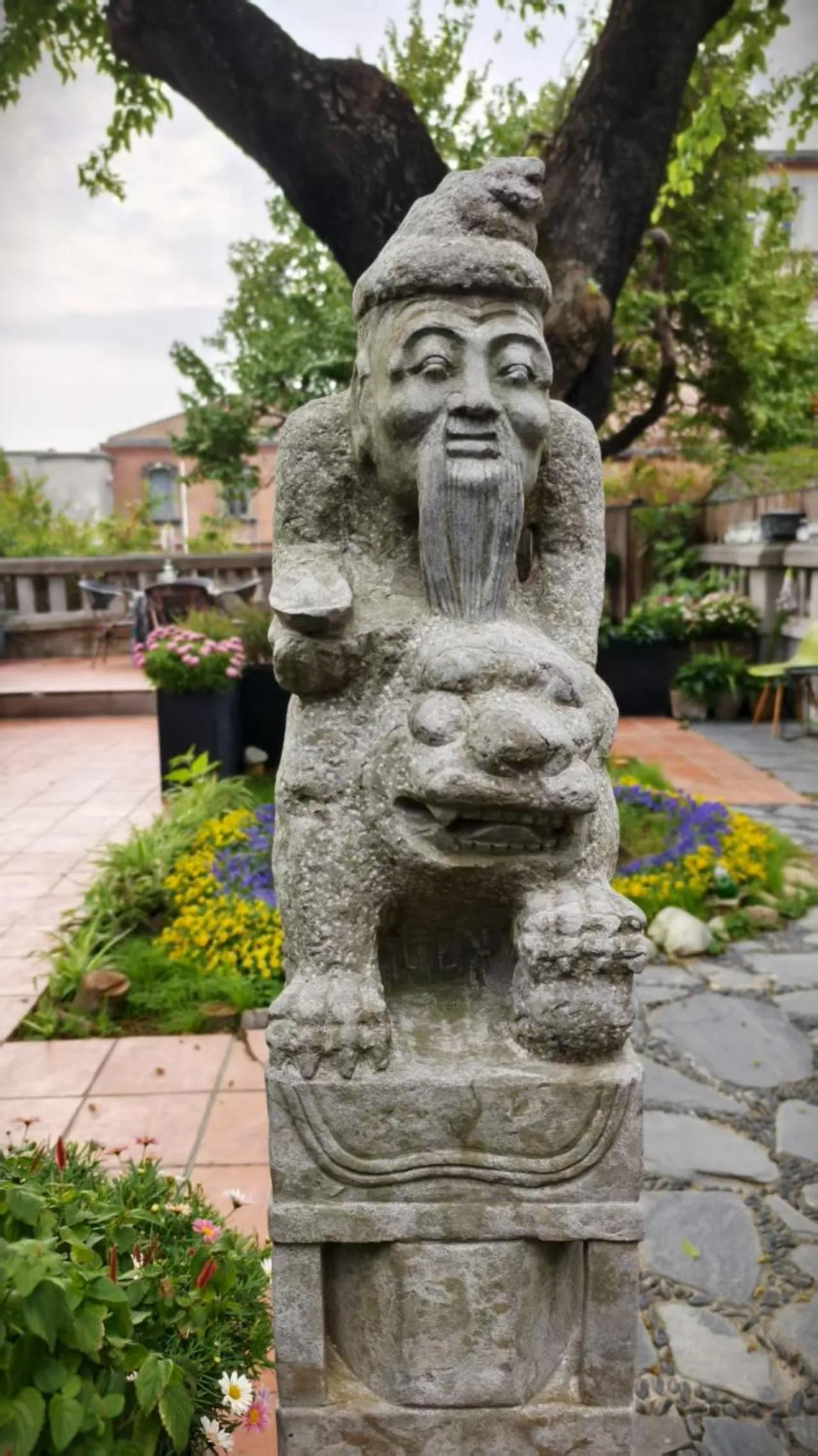 Garden view in Xiamen Gulangyu Heitan Hotel