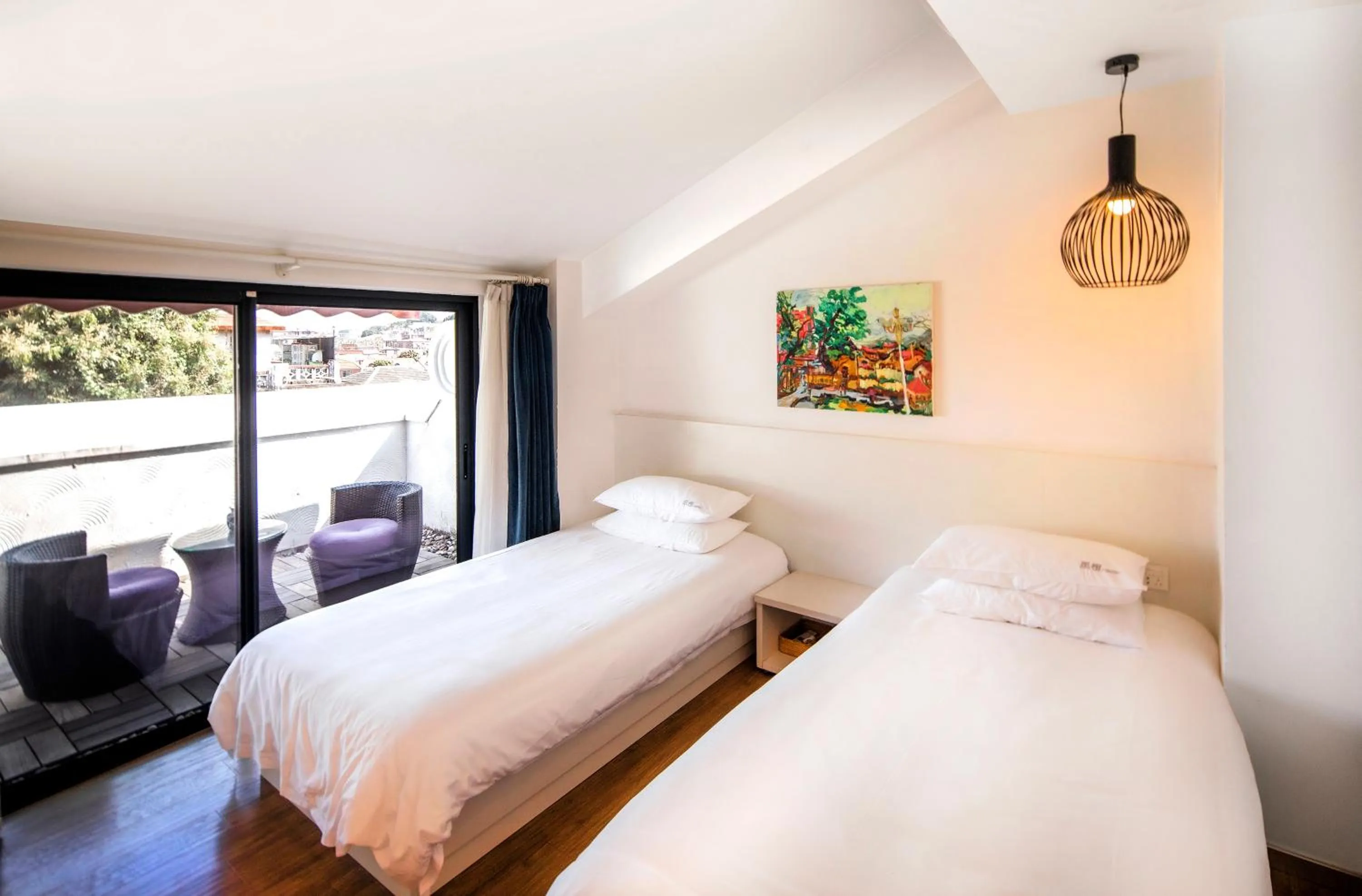 Bedroom, Bed in Xiamen Gulangyu Heitan Hotel