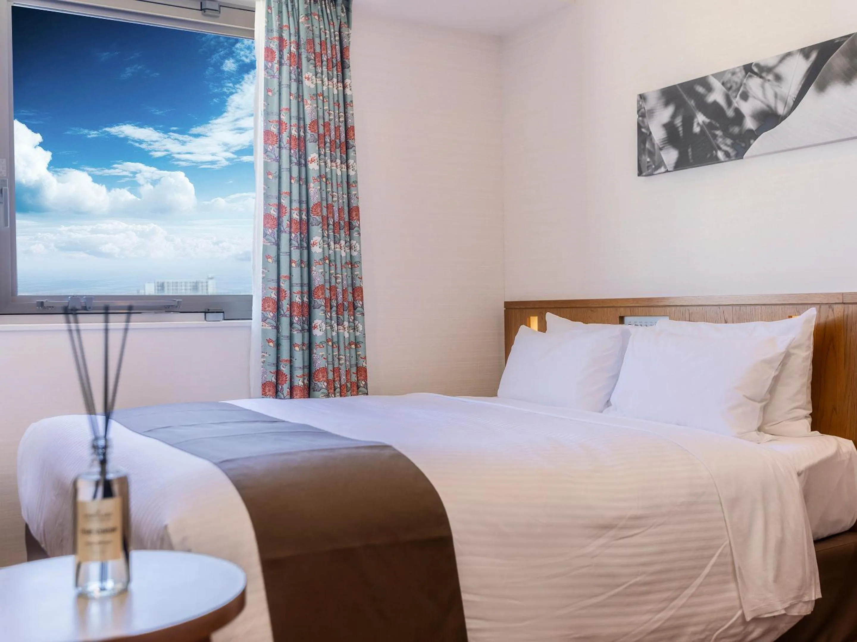 Bed in Hotel Gracery Naha