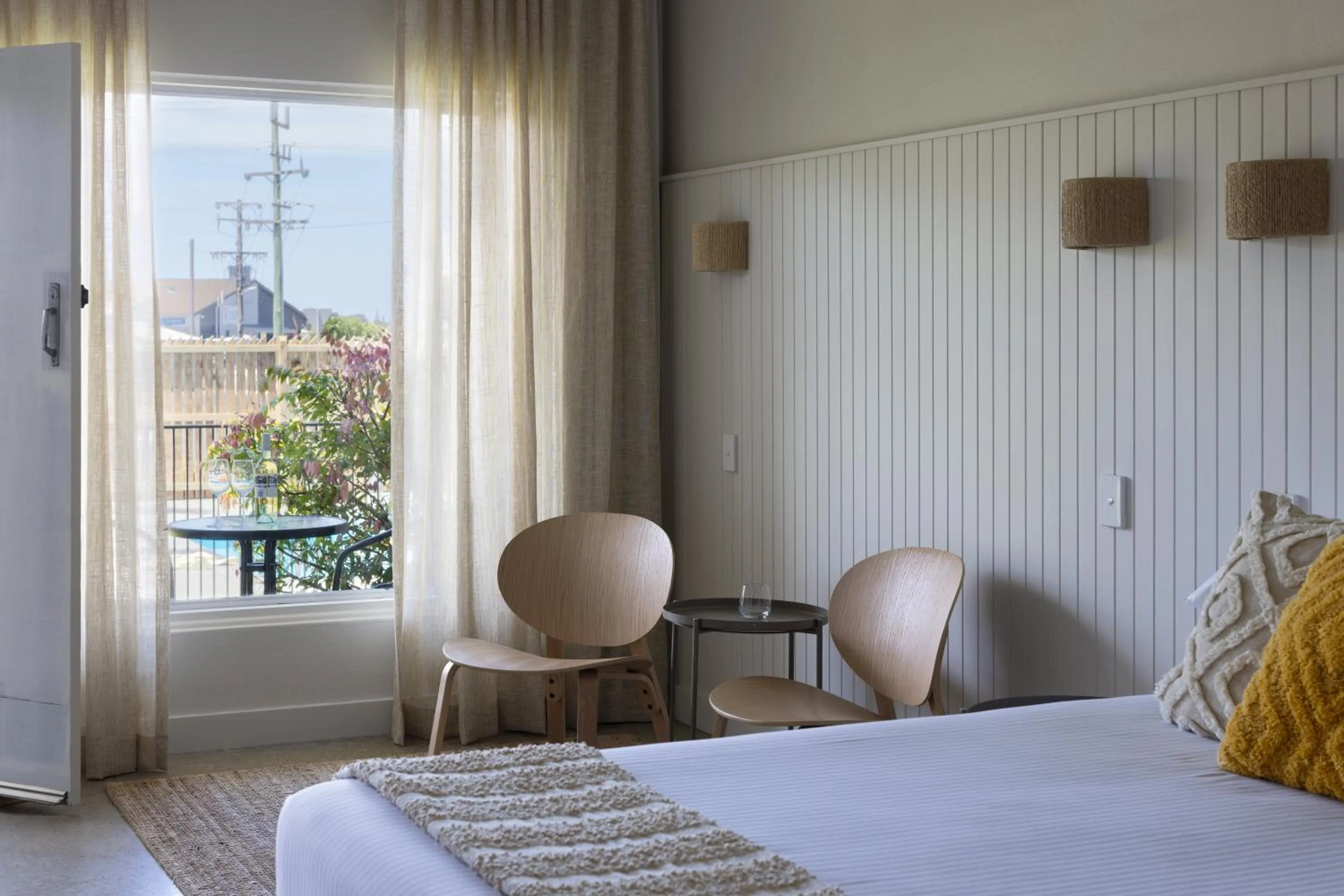 Bed in South Pacific Palms Motor Inn