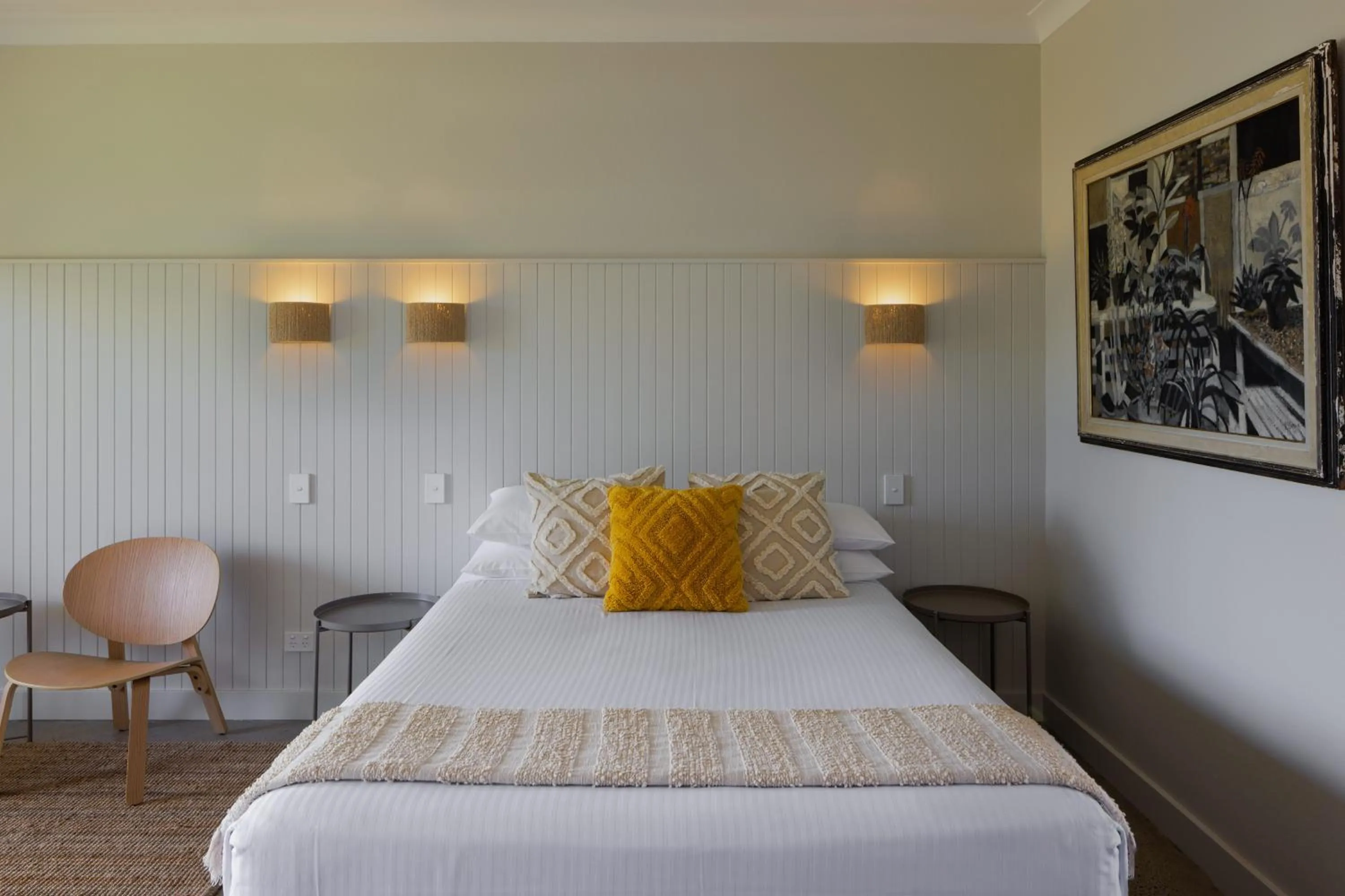 Bed in South Pacific Palms Motor Inn