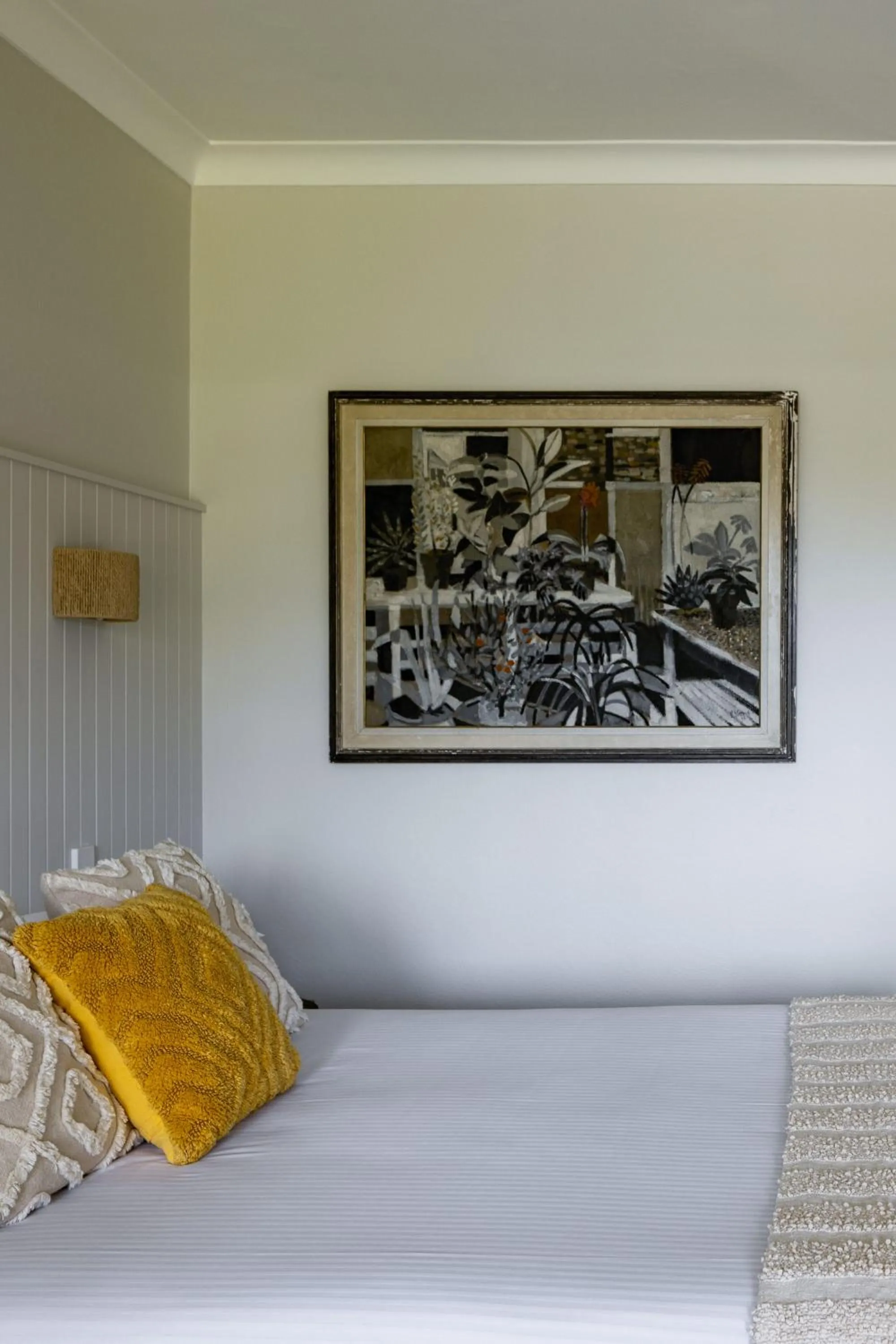 Bed in South Pacific Palms Motor Inn