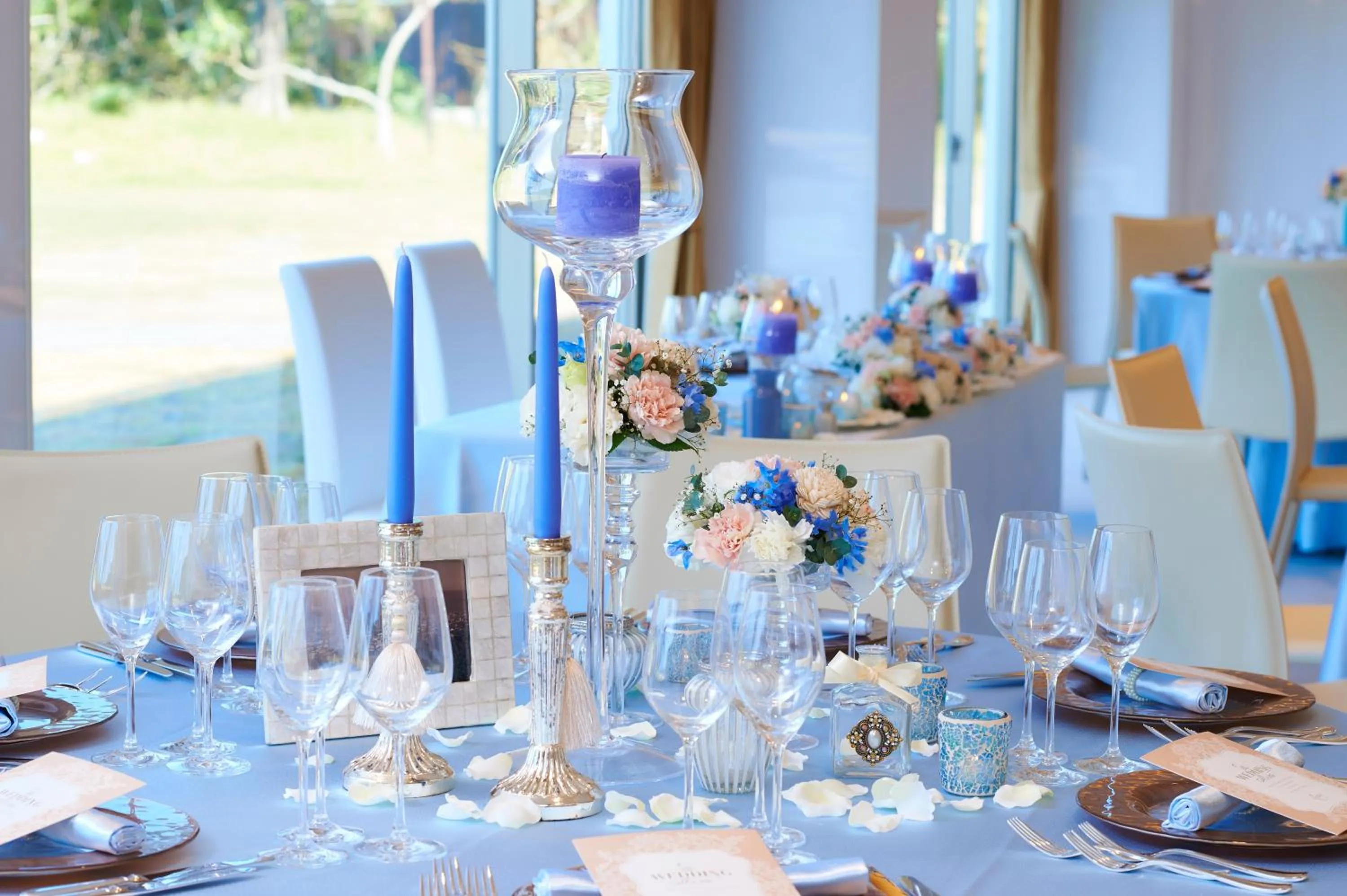 Restaurant/places to eat in Hotel The Scene