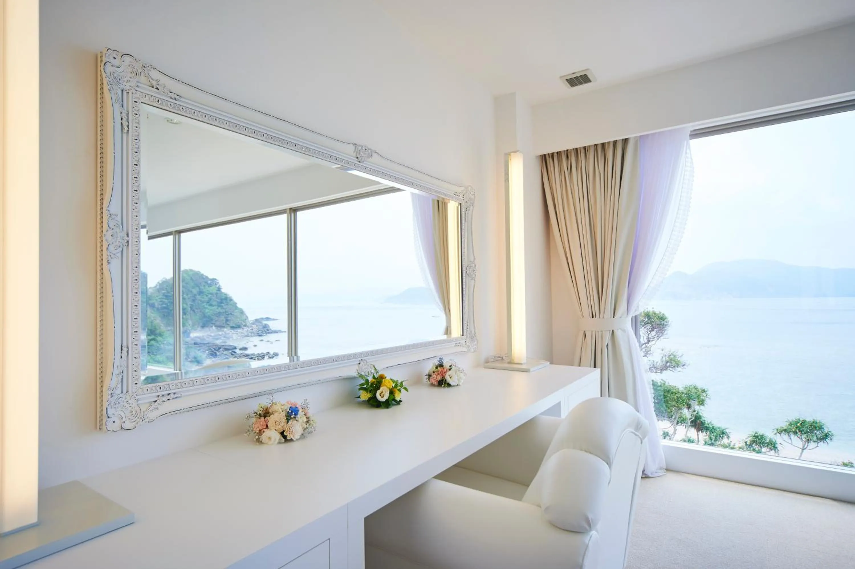 Day in Hotel The Scene