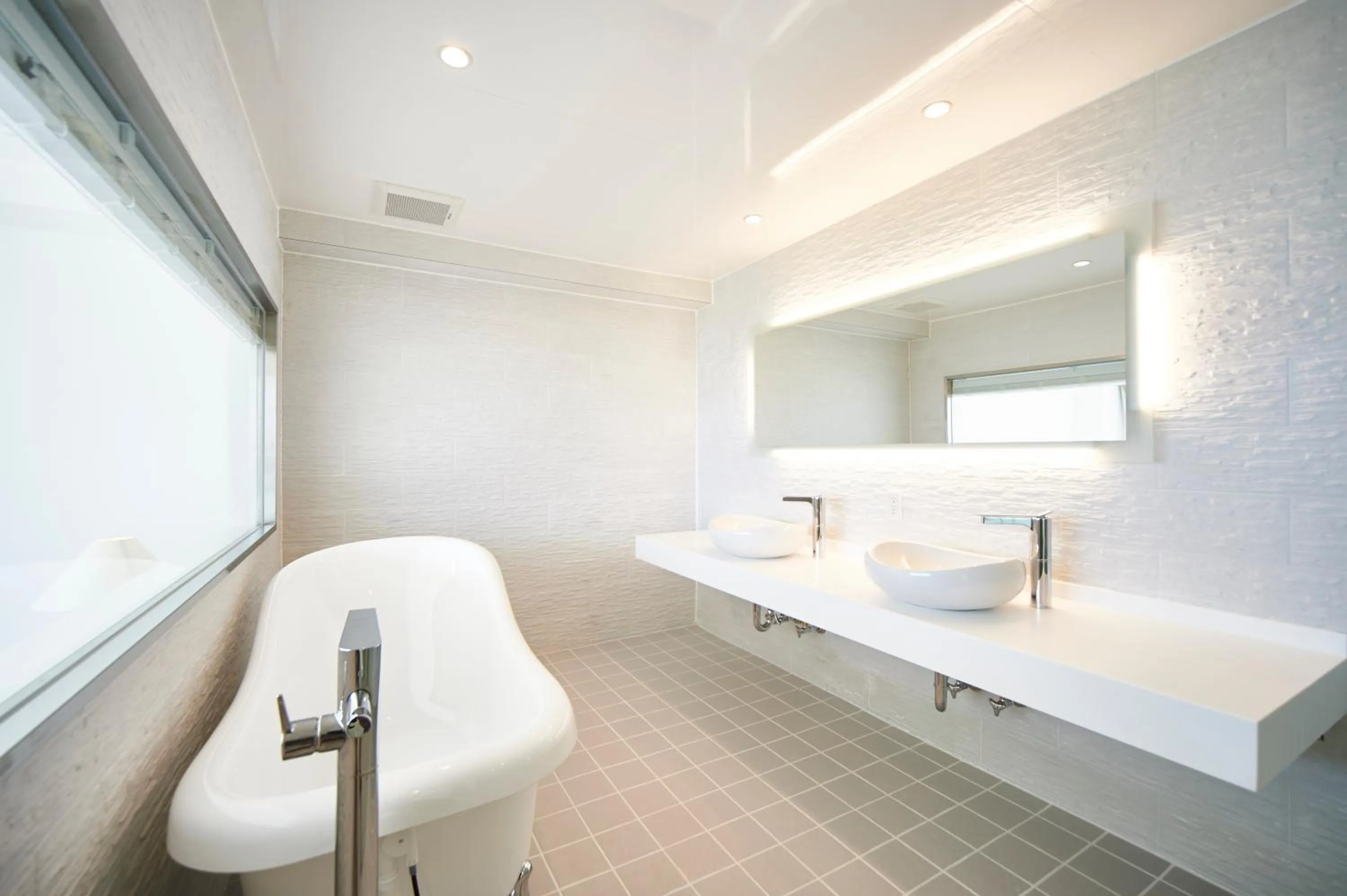 Bathroom in Hotel The Scene