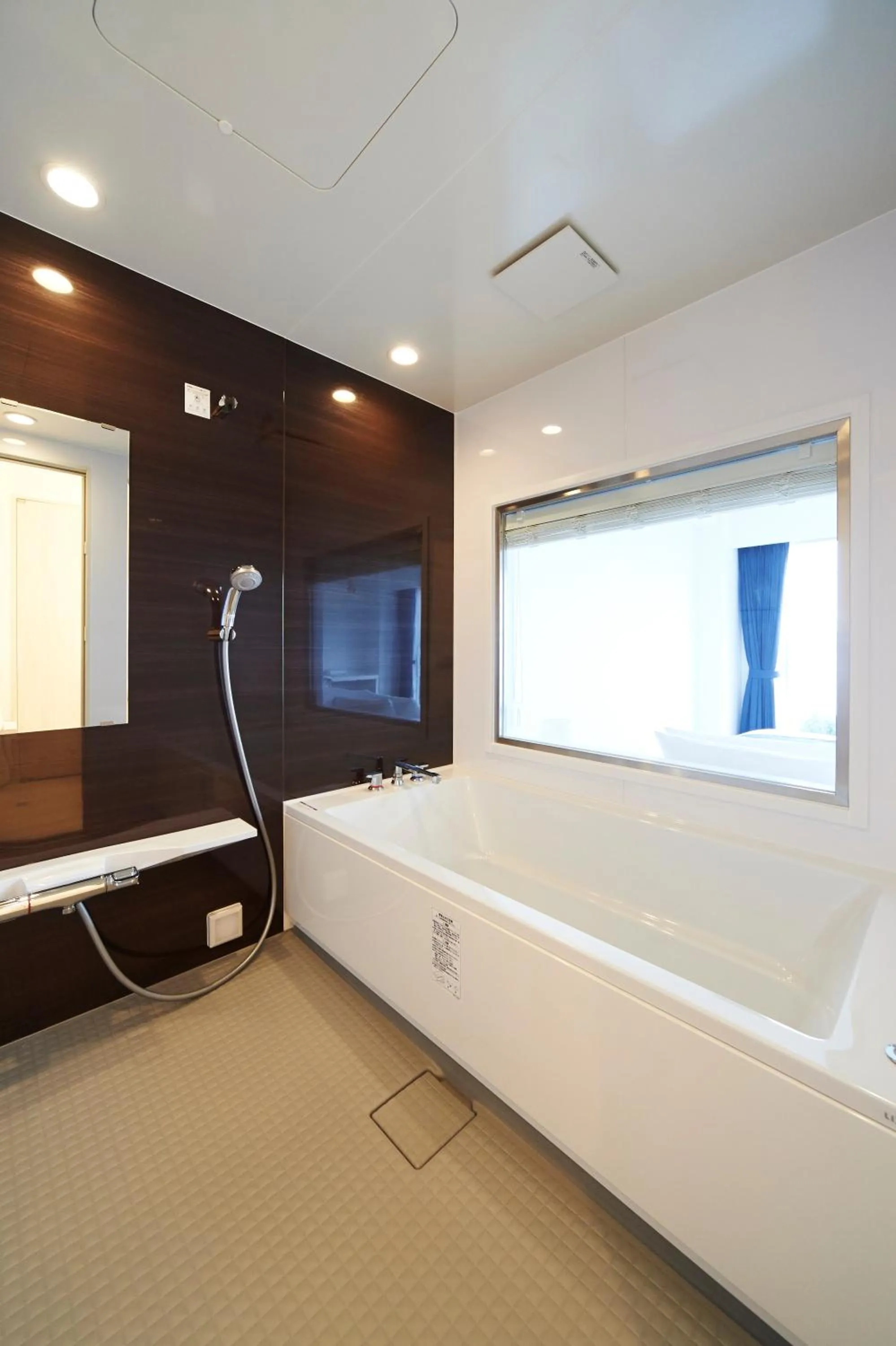 Bathroom in Hotel The Scene