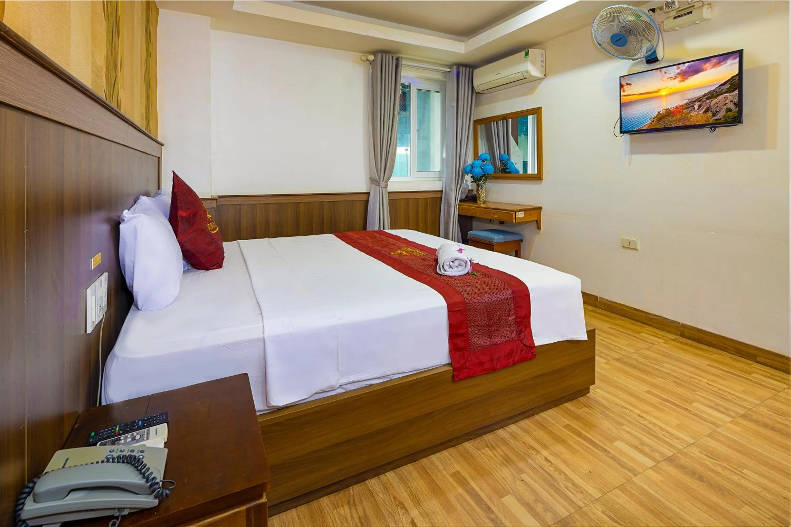 Photo of the whole room, Bed in Dubai Nha Trang Hotel managed by HT