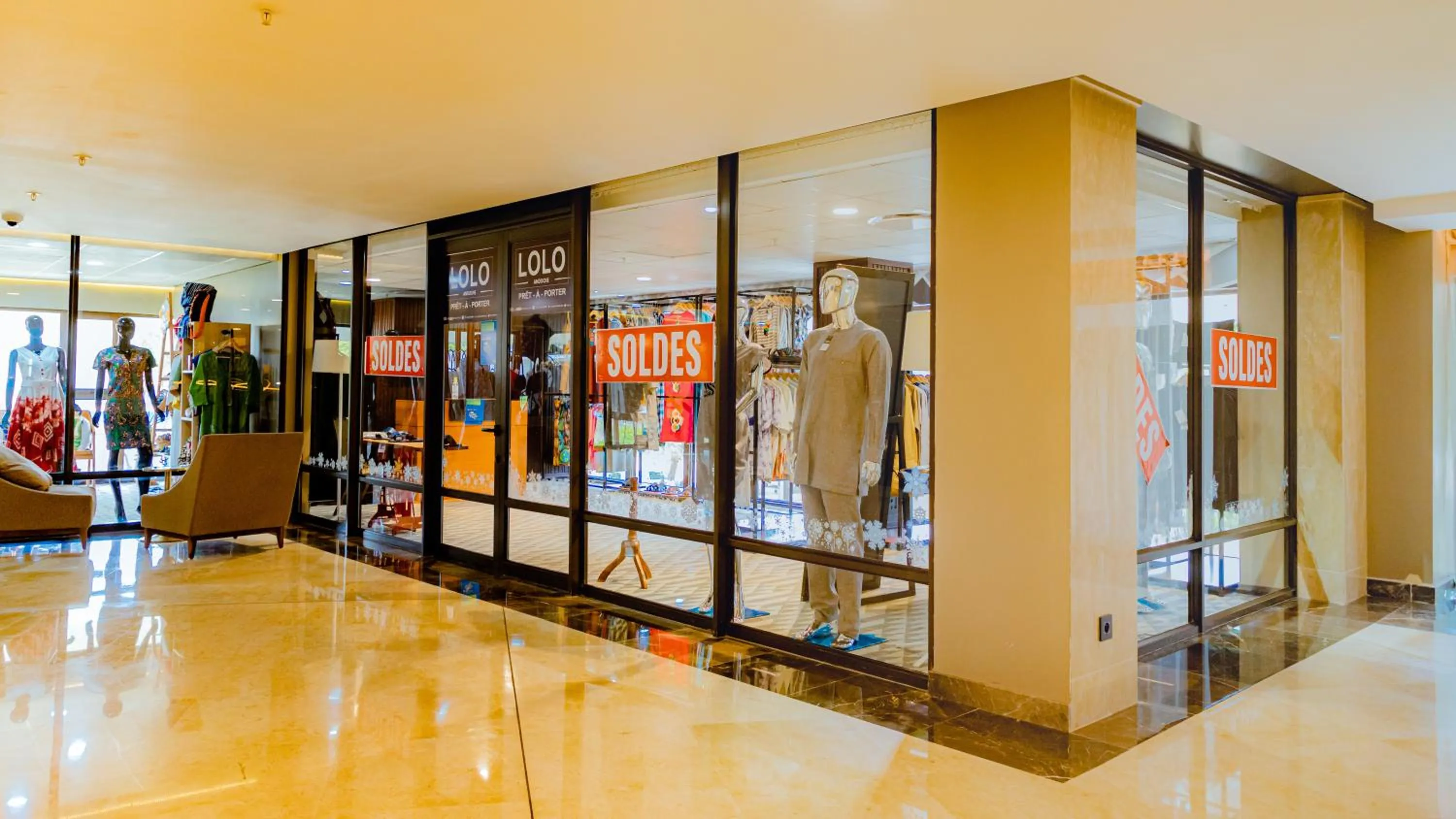 Shopping Area in Hotel 2 Fevrier