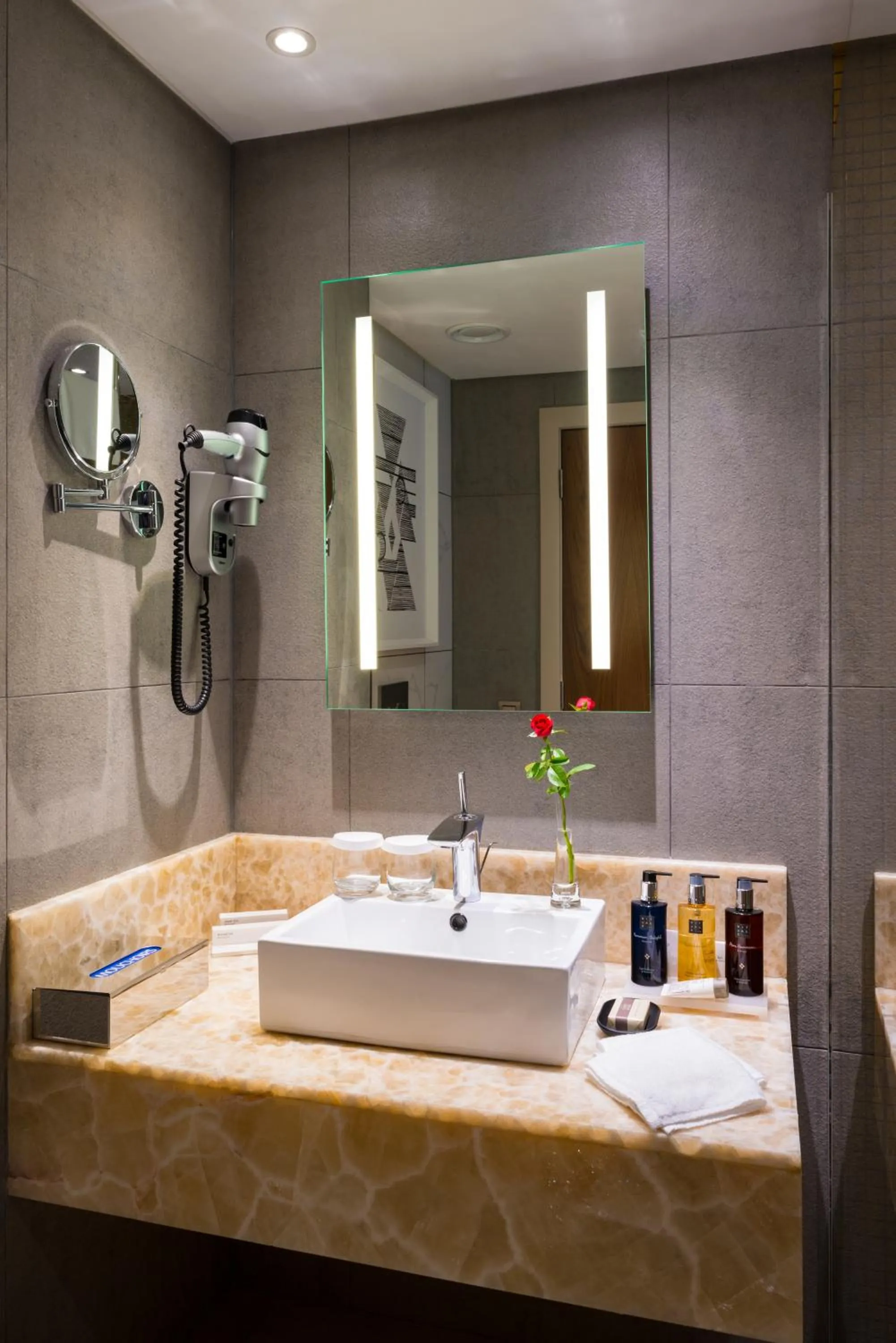 Bathroom in Hotel 2 Fevrier