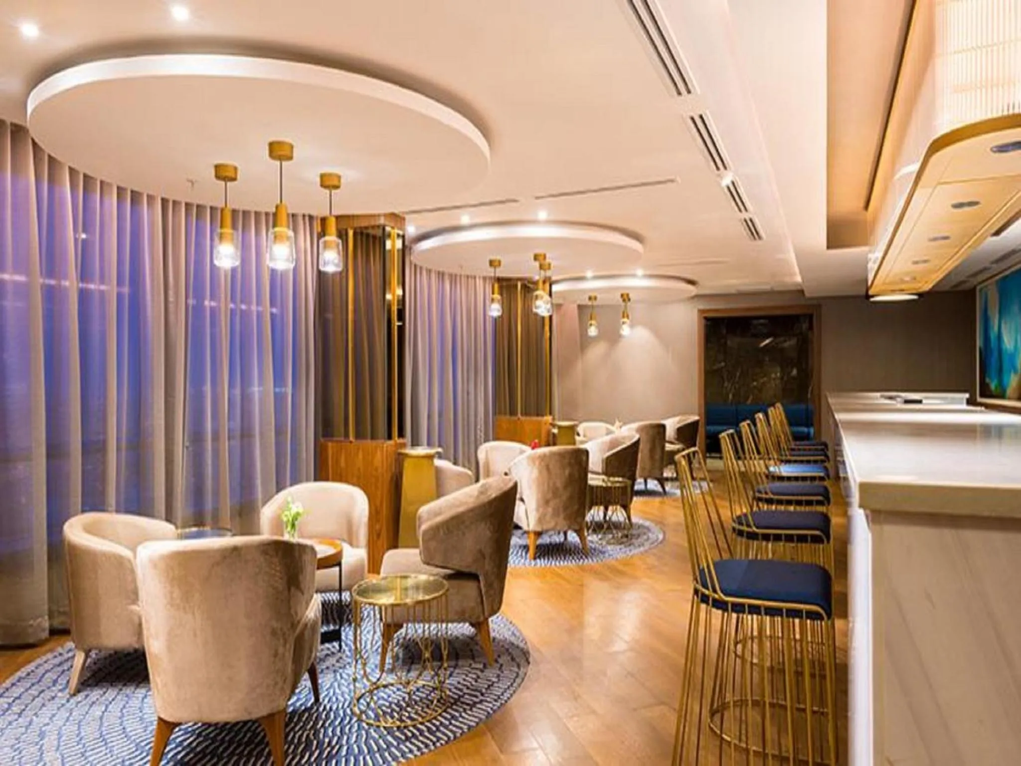 Communal lounge/ TV room in Hotel 2 Fevrier