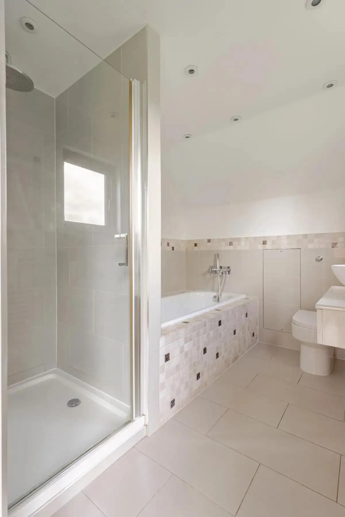 Shower in Hurst Farm B&B