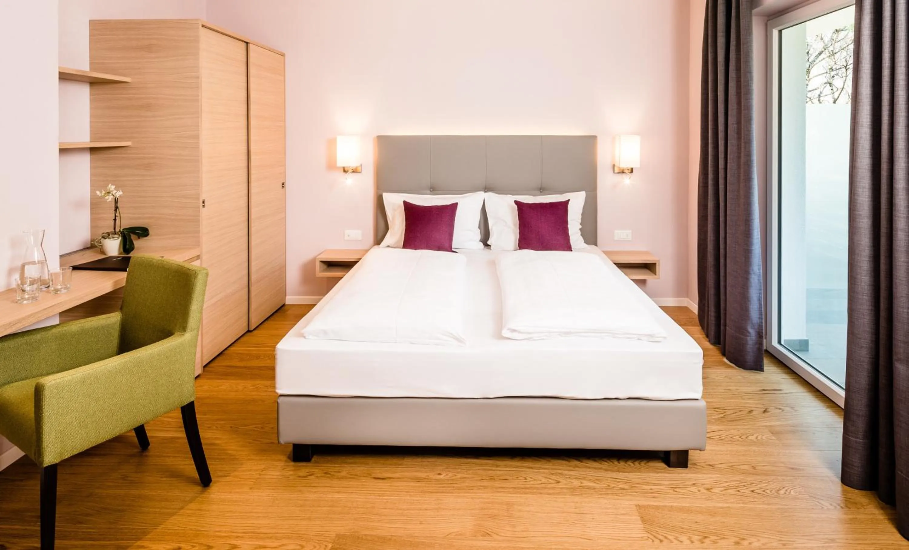 Photo of the whole room in Hotel Jardis