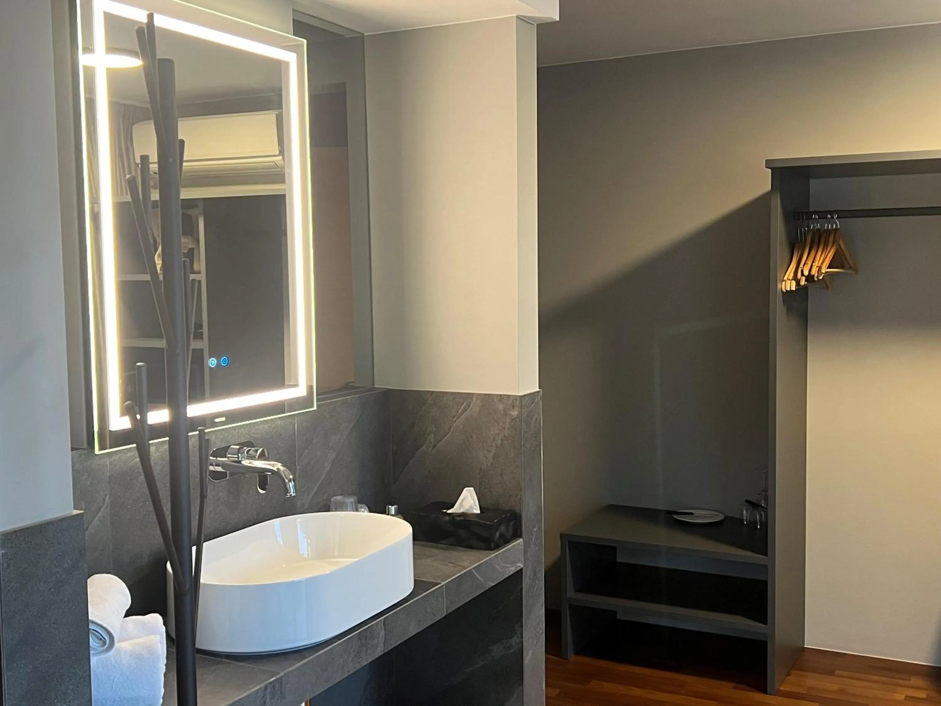 Bathroom in Hotel Jardis