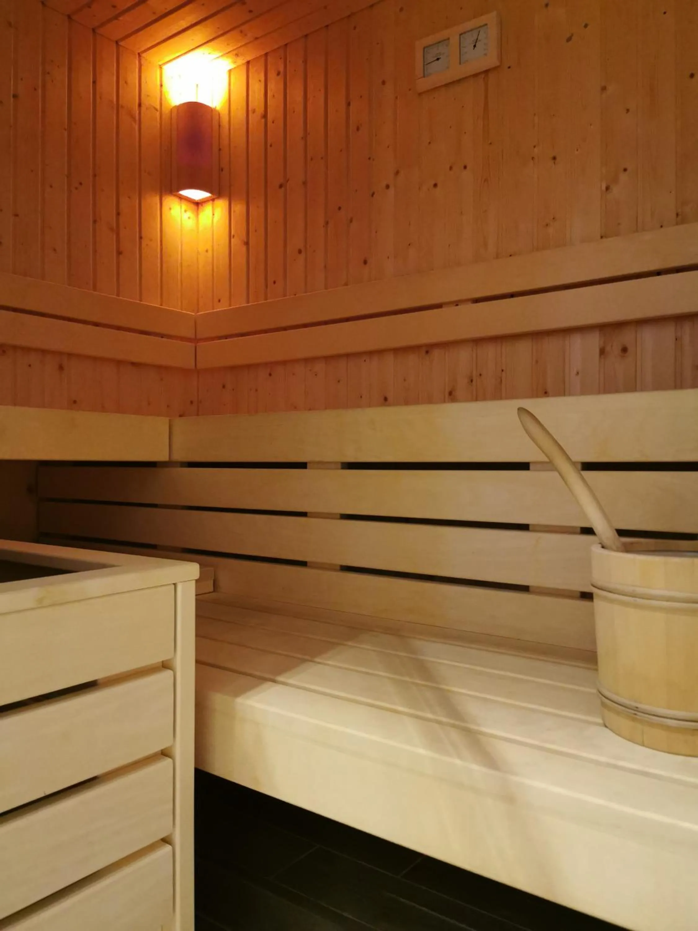Sauna in Hôtel Le White - Le 42 Restaurant