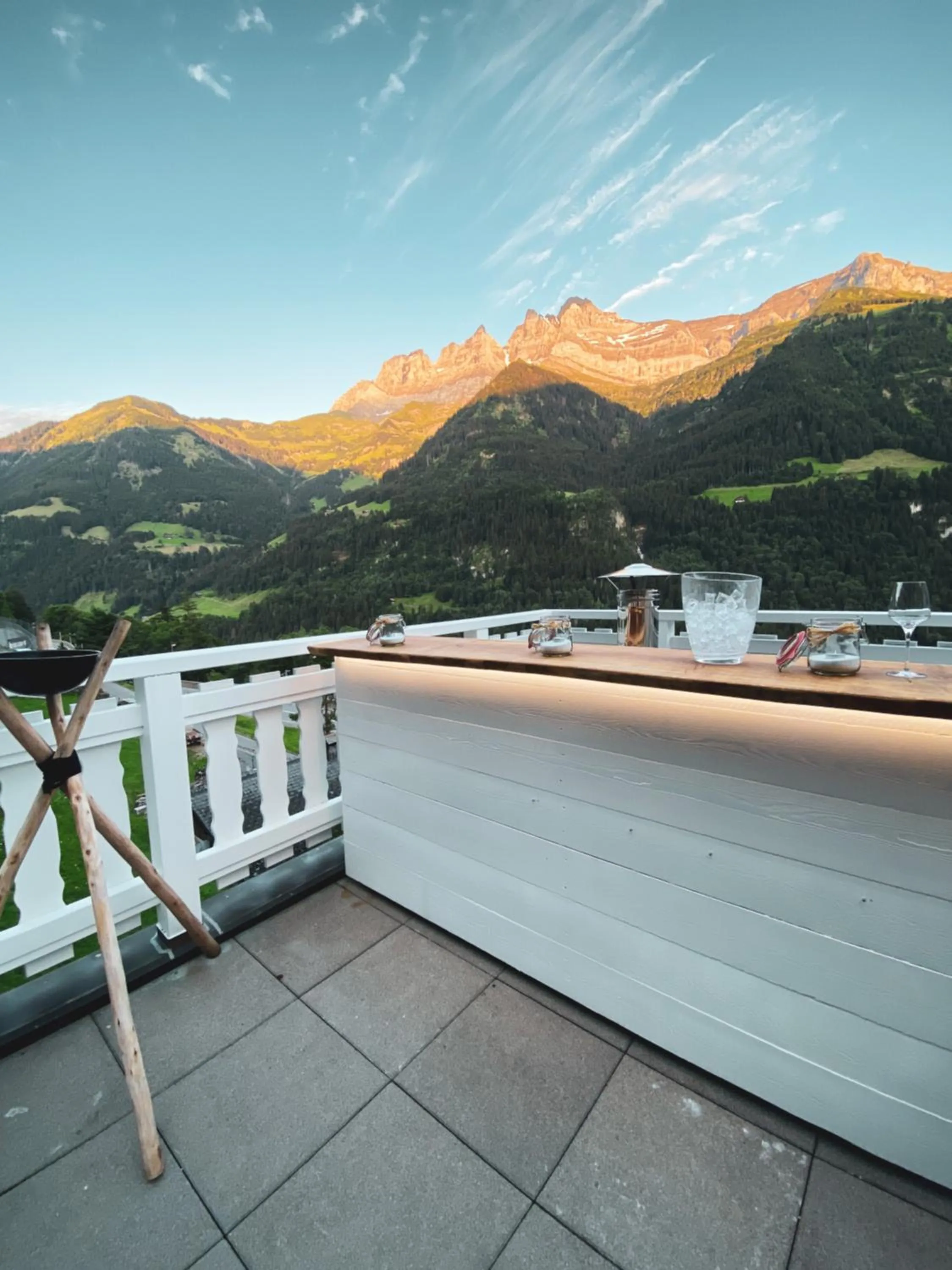 Balcony/Terrace in Hôtel Le White - Le 42 Restaurant