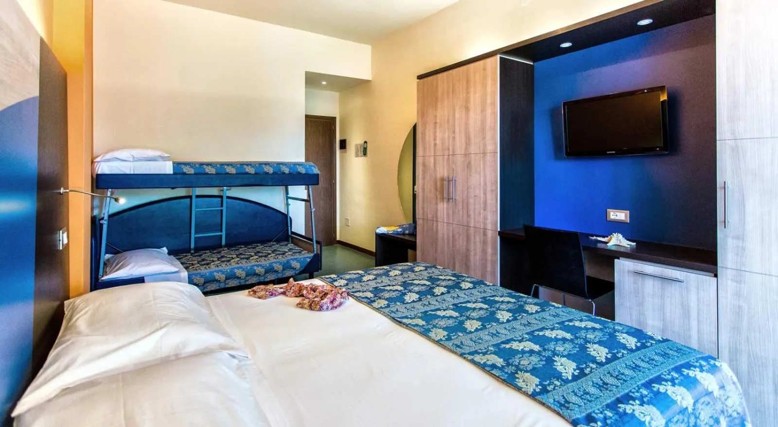 bunk bed, Bed in Hotel Sorriso