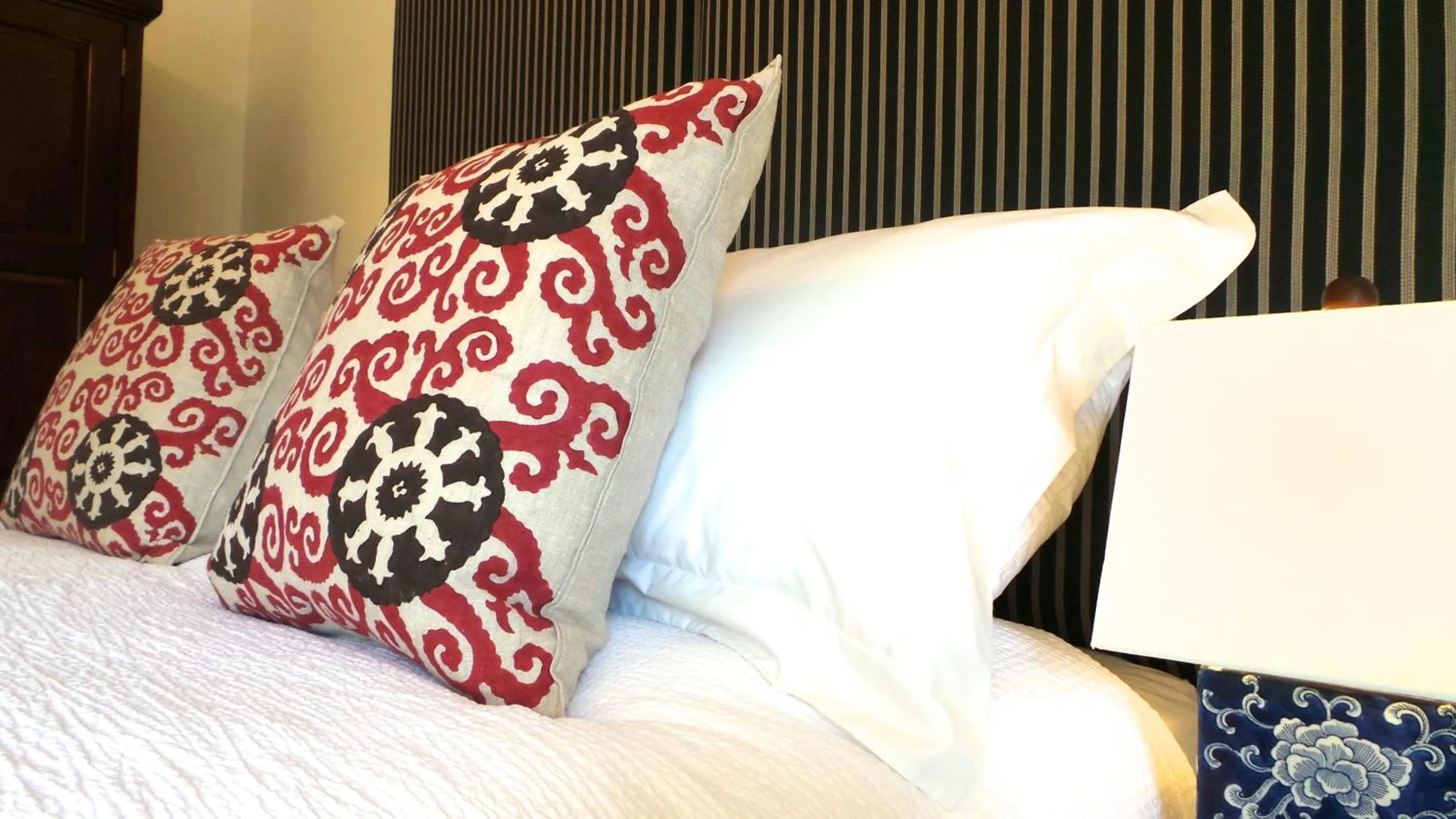 Bedroom, Bed in Antler Guest House