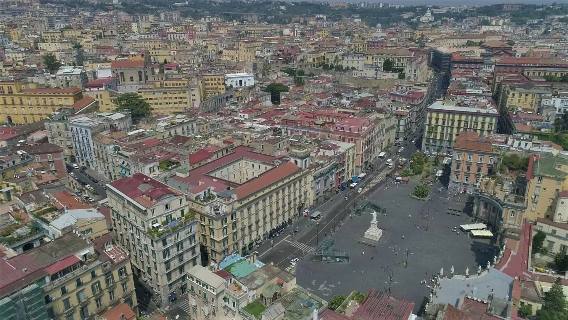 Bird's eye view in Royal Dante