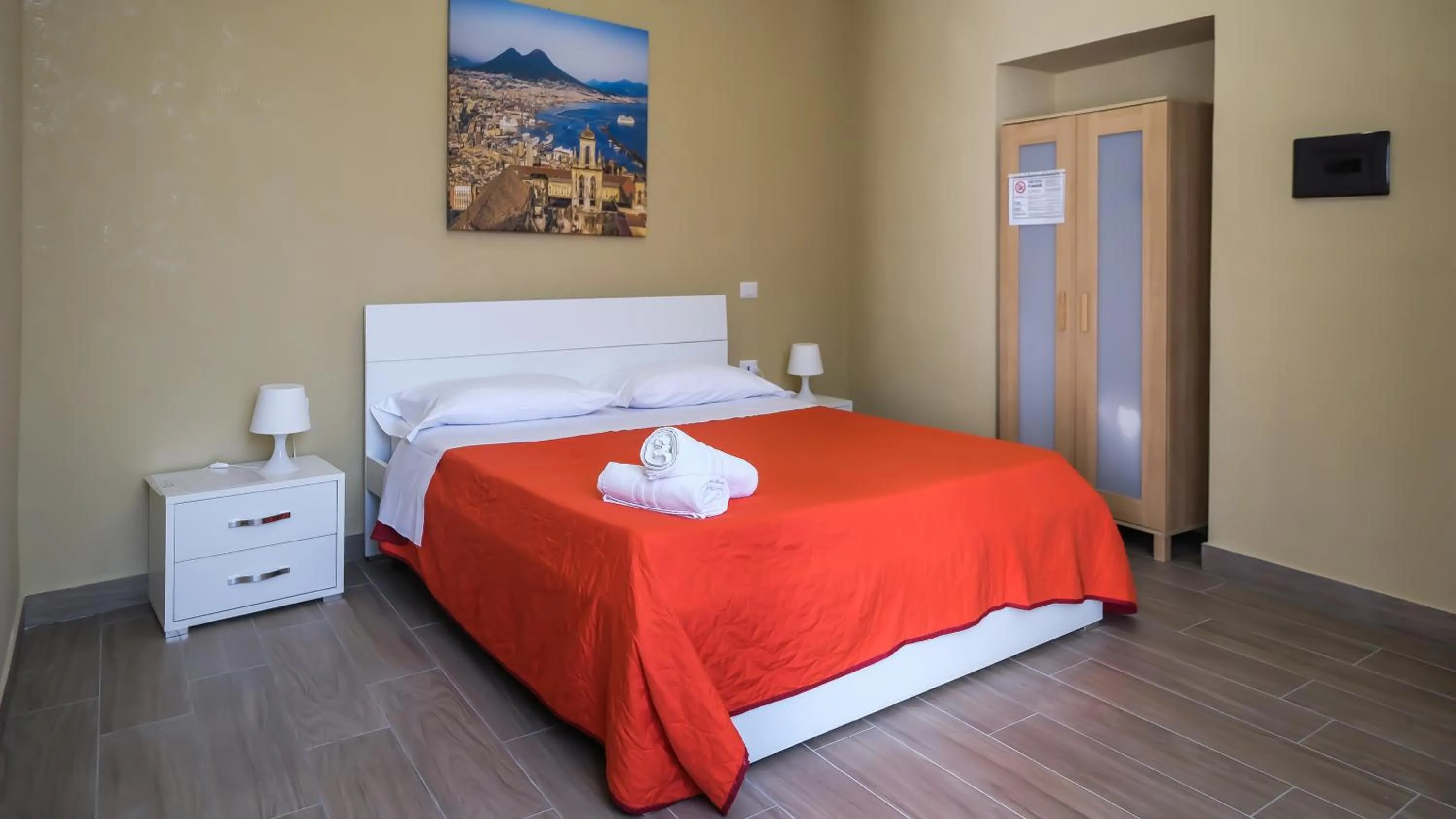 Family, Bed in Royal Dante