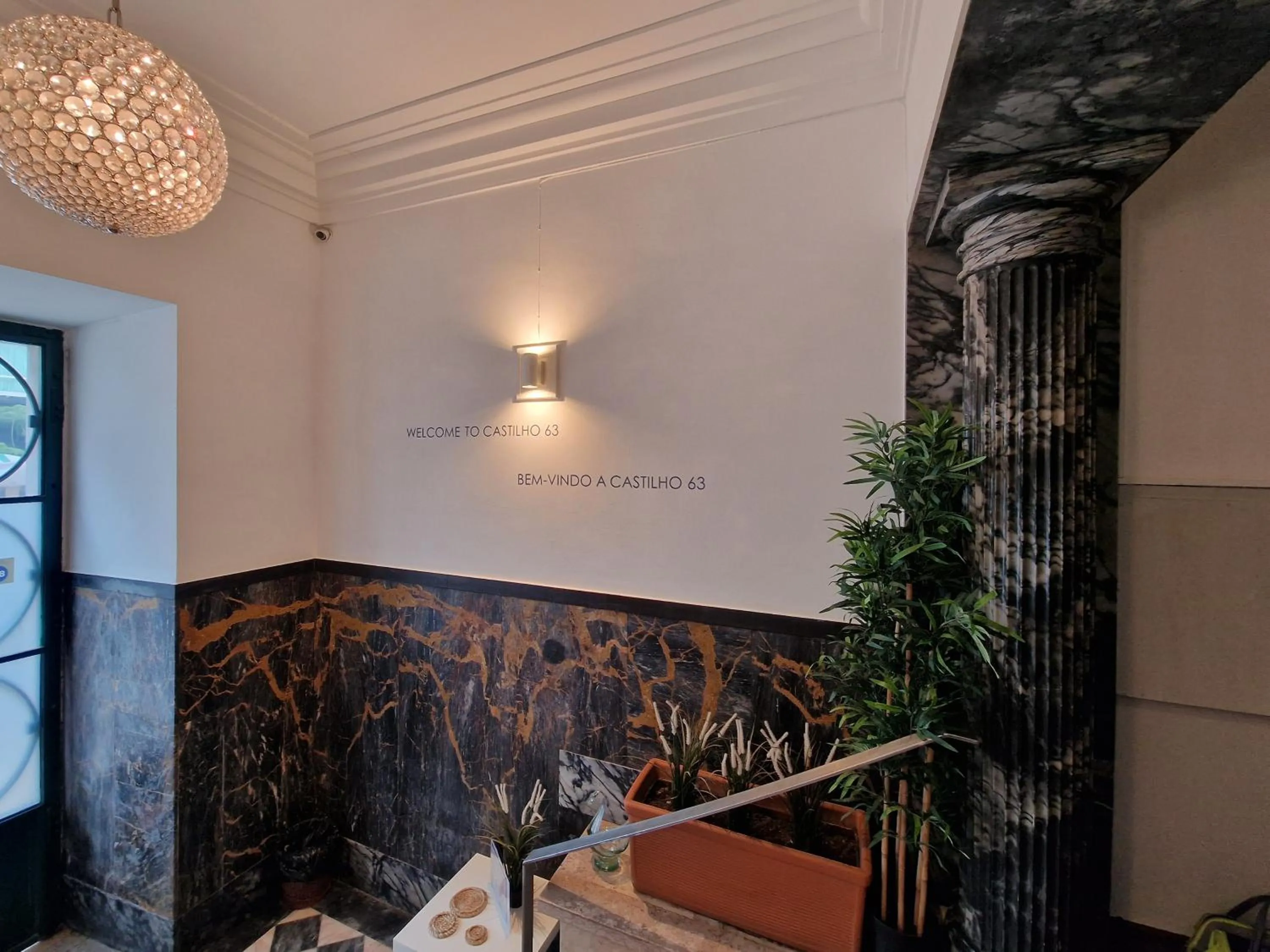 Facade/entrance in Castilho 63 Hostel & Suites