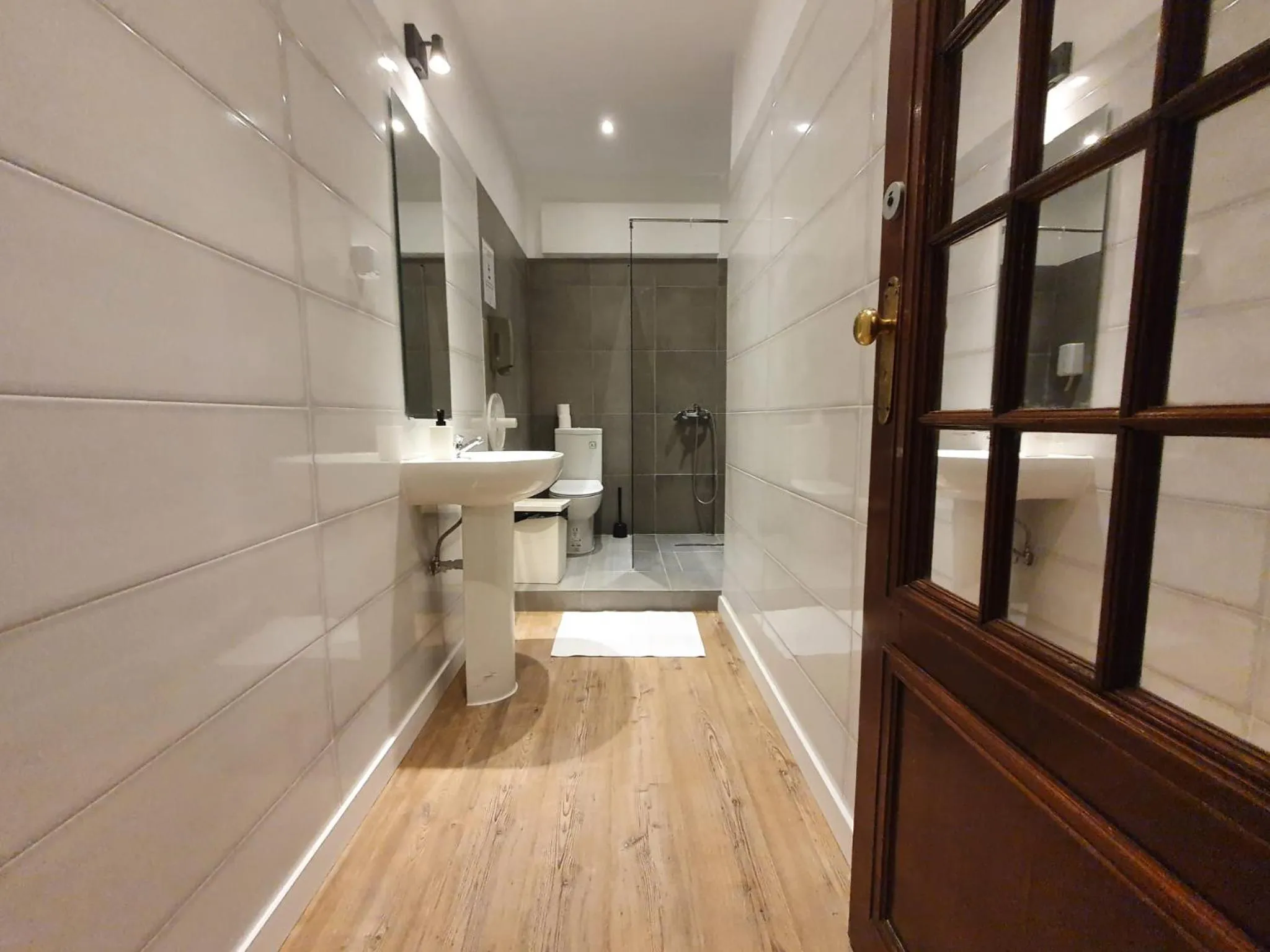 Bathroom in Castilho 63 Hostel & Suites